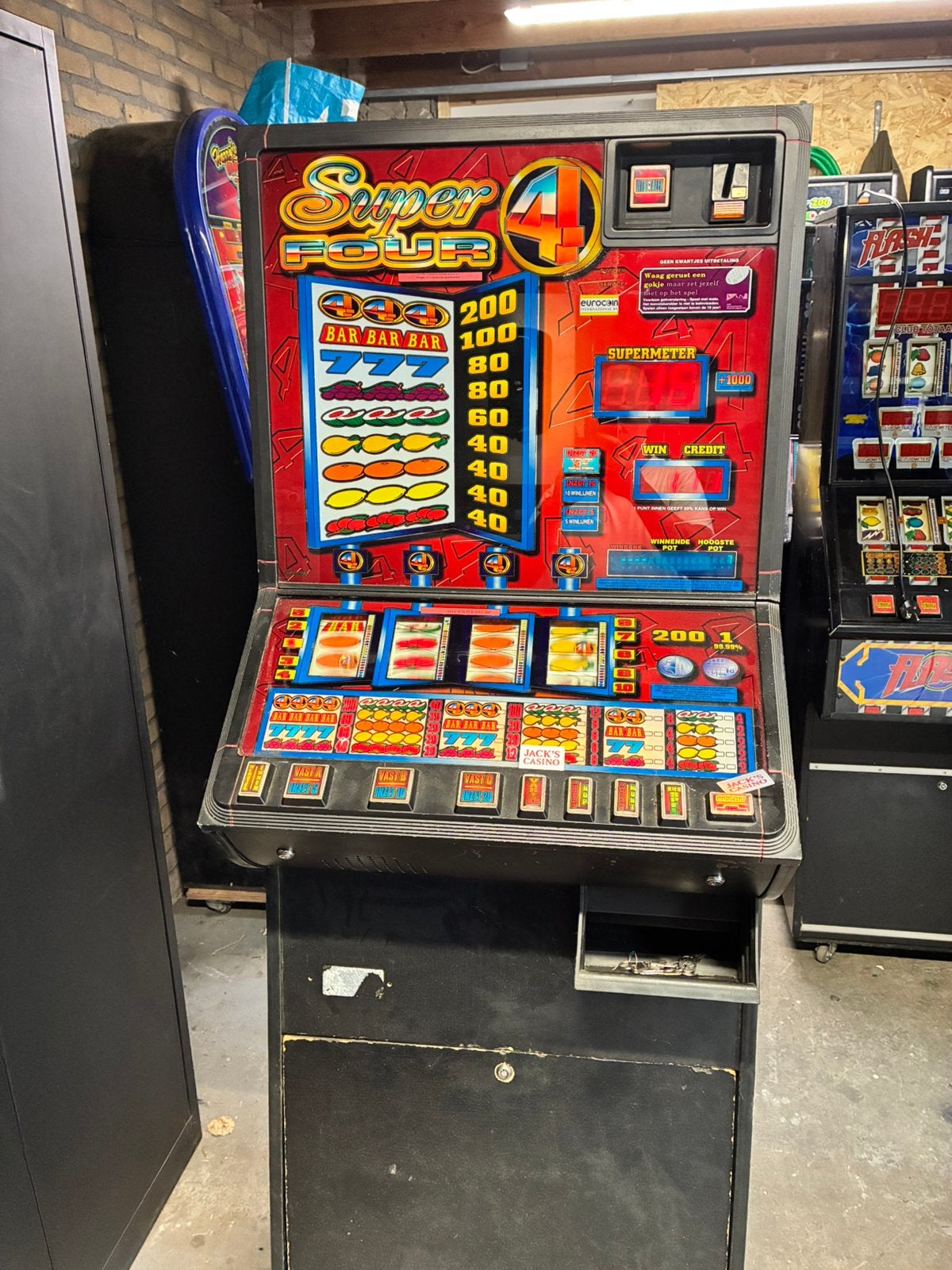 Super Four op euro’s, Verzamelen, Automaten | Gokkasten en Fruitautomaten, Euro, Ophalen, Gebruikt, Met sleutels