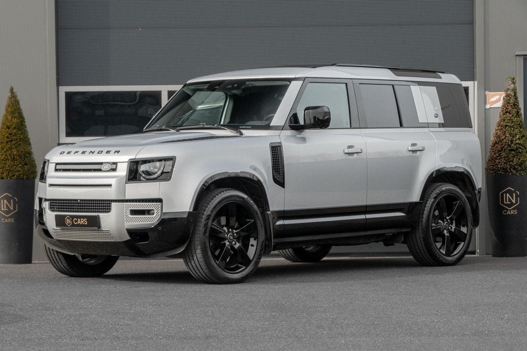 Land Rover Defender 3.0 D250 110|DAB|Grijs kenteken|Trekhaak, Auto's, Bestelauto's, Automaat, 249 pk, Met garantie (alle), 2996 cc