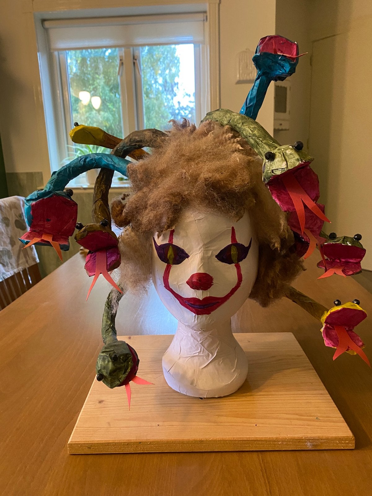 Medusa hoofd van o.a. papier mache, Ophalen of Verzenden, Zo goed als nieuw