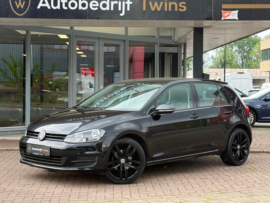 Volkswagen GOLF 1.2 TSI style|pdc|6bak|afneemb.trekhaak|18in, Auto's, Voorwielaandrijving, Euro 5, Stof, Gebruikt