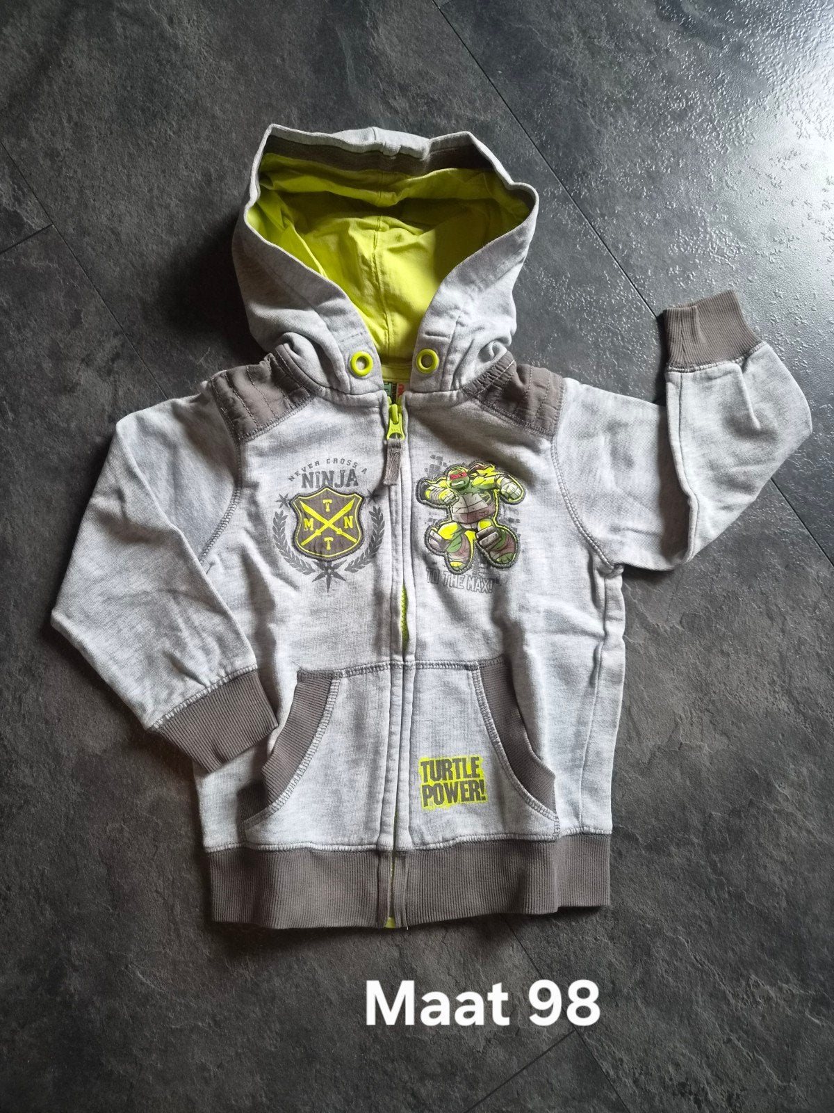 Vest maat 98, Kinderen en Baby's, Kinderkleding | Maat 98, Ophalen of Verzenden, Zo goed als nieuw, Jongen, Trui of Vest