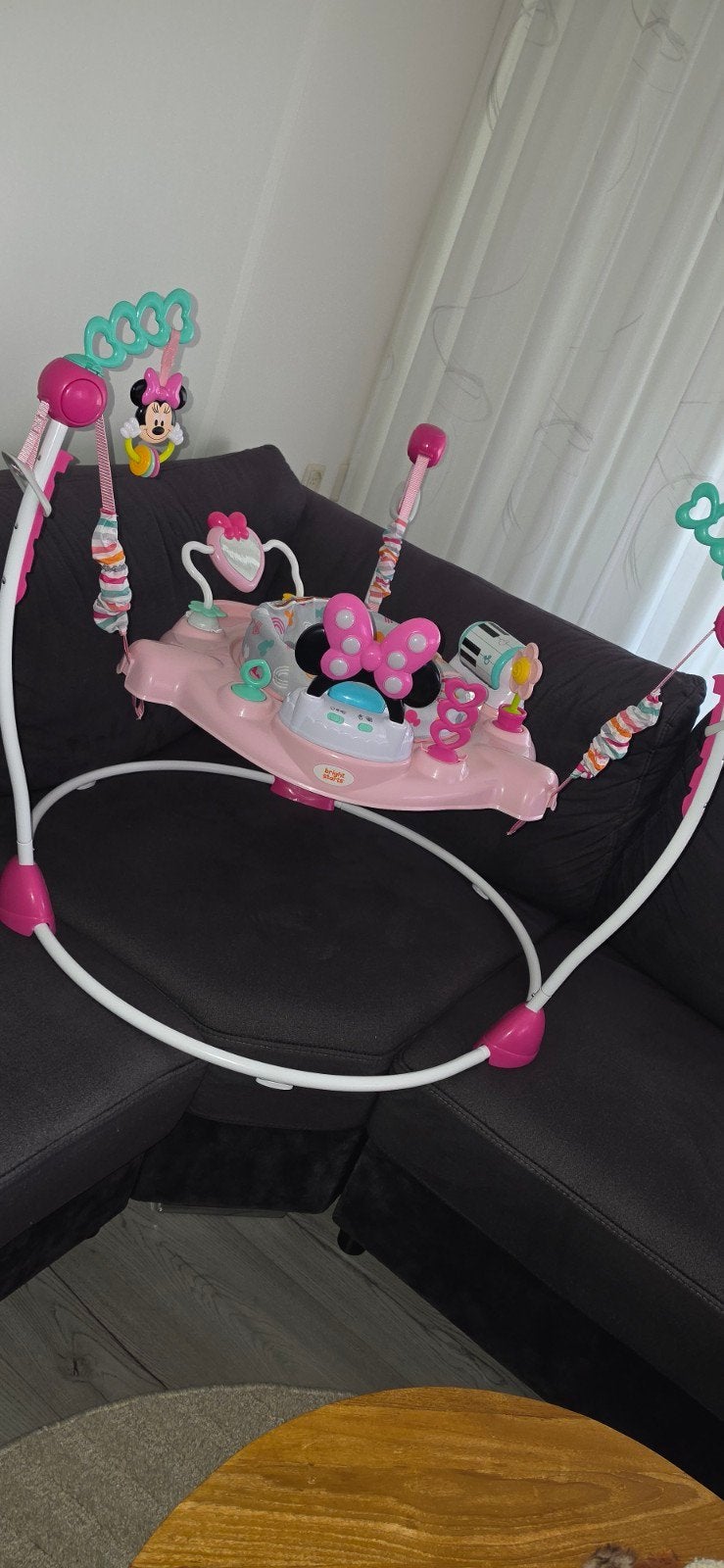 Minnie Mousse Jumper, Ophalen
