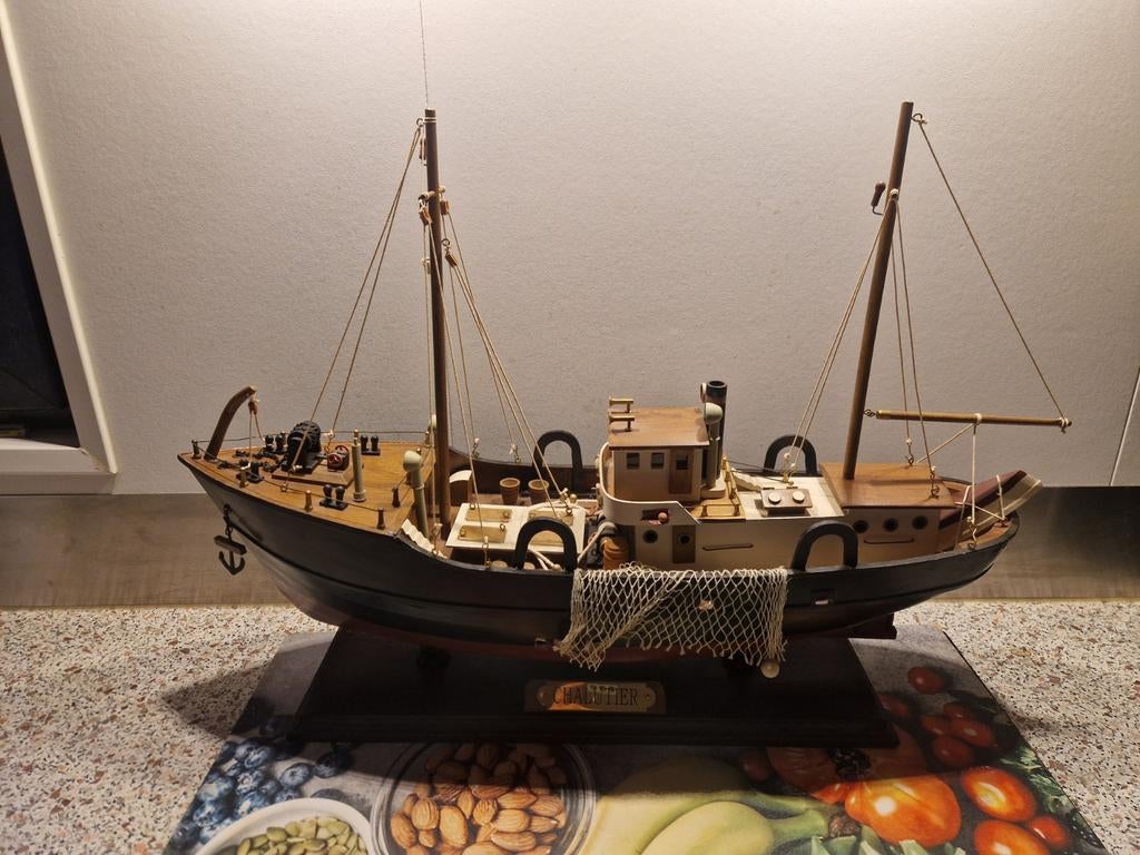 Mooi schaalmodel van zeilboot chalutier, Hobby en Vrije tijd, Modelbouw | Boten en Schepen, Ophalen