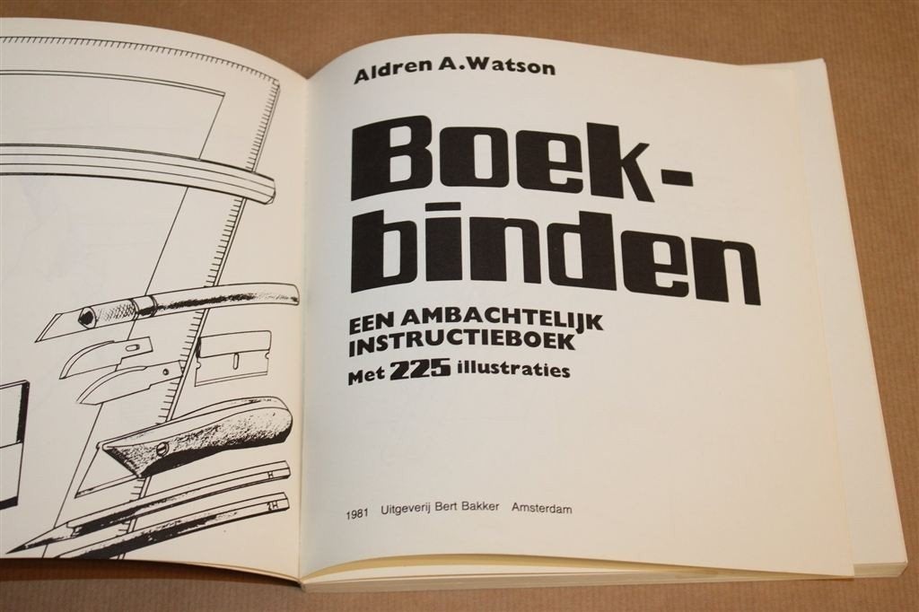 Boekbinden —Ambachtelijk Instructieboek met 225 Illustraties, Ophalen of Verzenden, Gelezen, Overige onderwerpen
