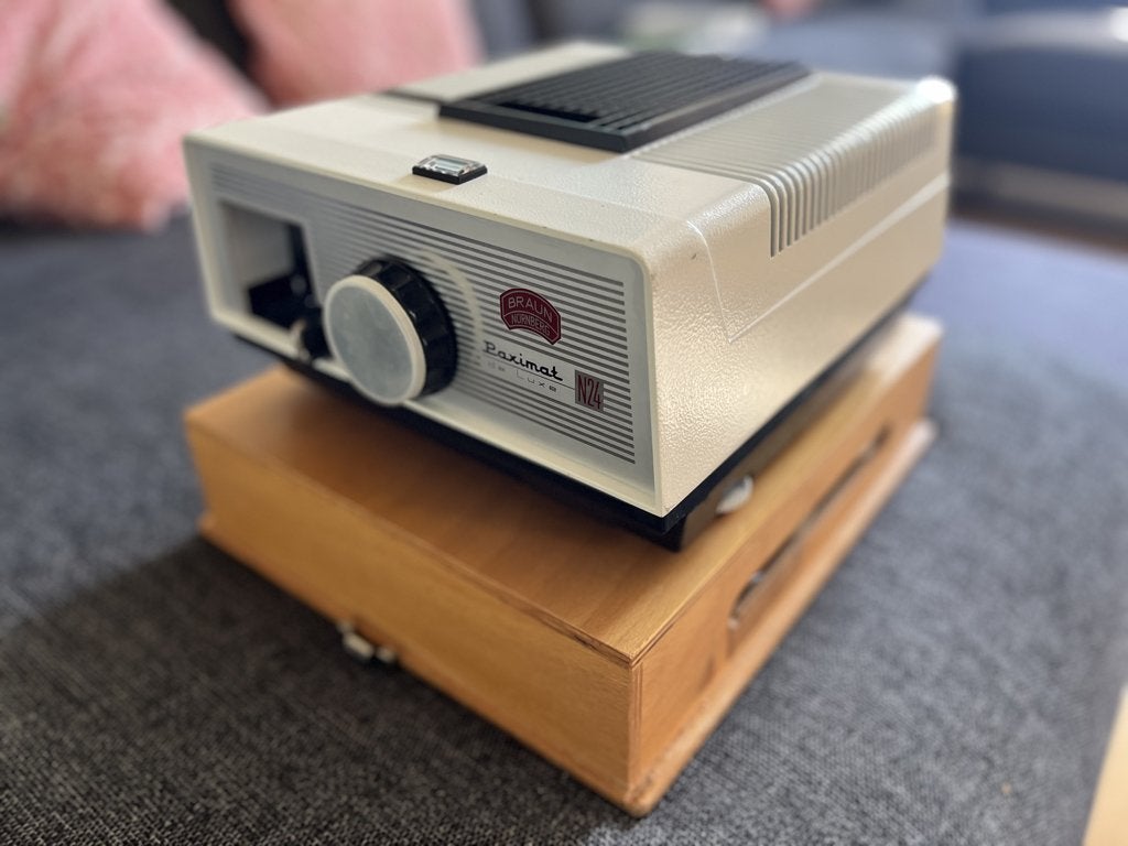 Braun Paximat de Luxe diaprojector met koffer, Ophalen, Gebruikt