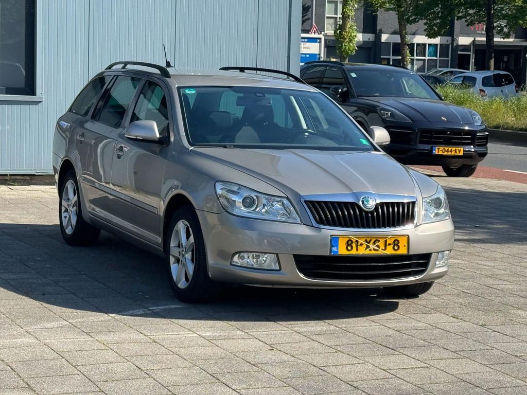 Skoda Octavia Combi 1.2 TSI Comfort/airco/Trekhaak/navigatie, Auto's, Skoda, Voorwielaandrijving, Euro 5, Gebruikt, 4 cilinders
