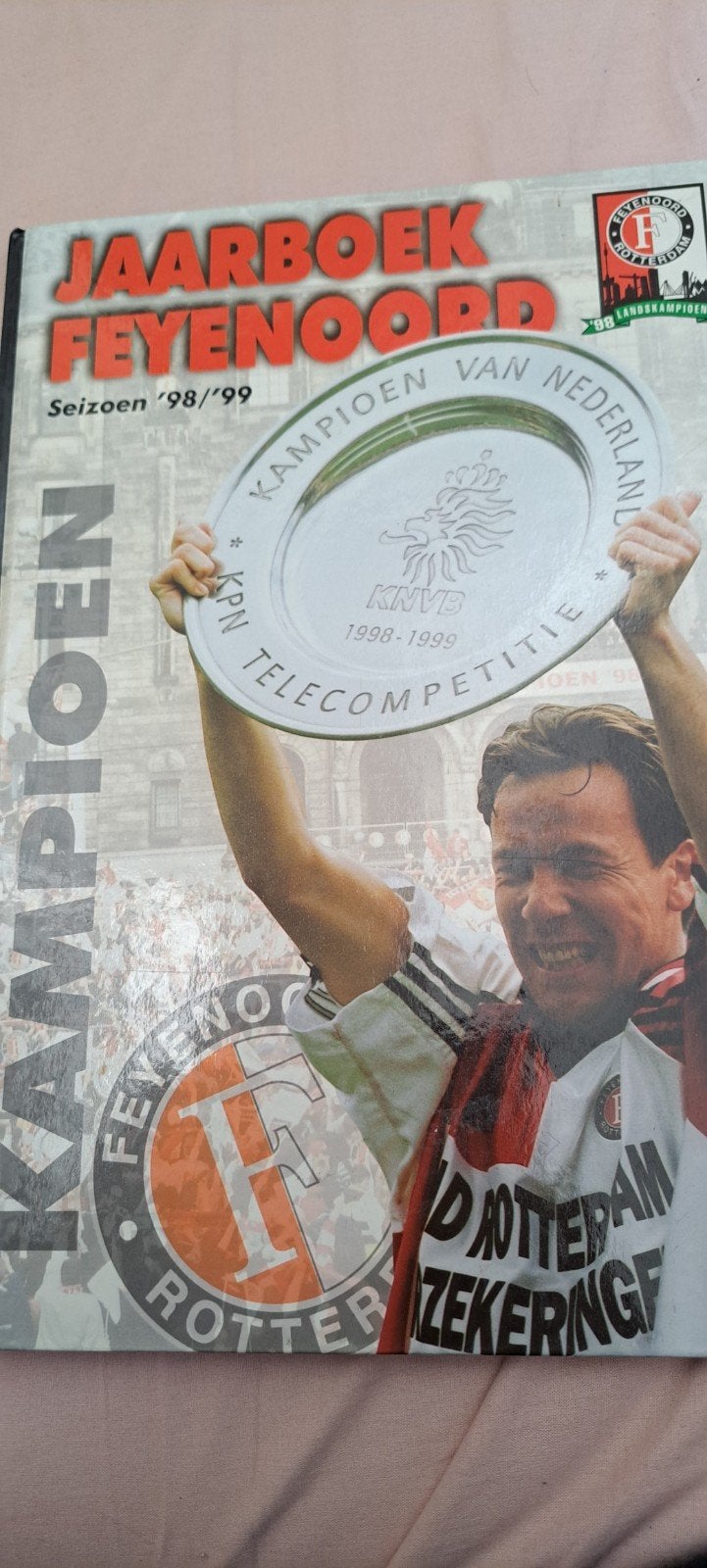 Jaarboek Feyenoord Seizoen '98/'99 - Kampioen, Ophalen of Verzenden, Zo goed als nieuw, Michel van Egmond en Ronald van der Geer