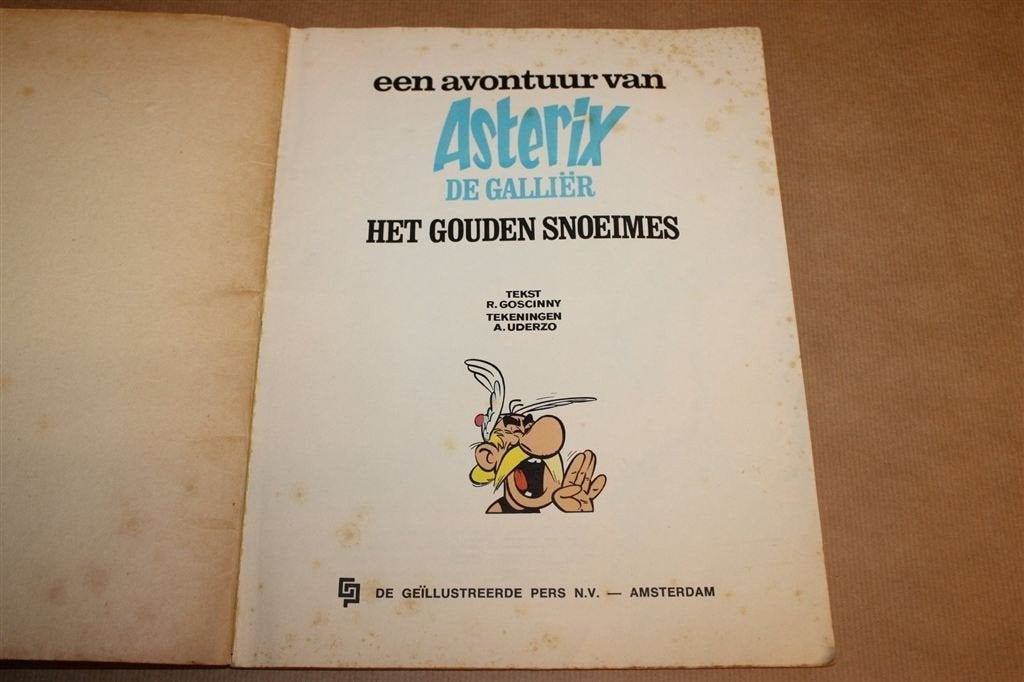 Het Gouden Snoeimes — Asterix de Galliër 1967 1e Druk SC, Boeken, Eén stripboek, Ophalen of Verzenden, Gelezen