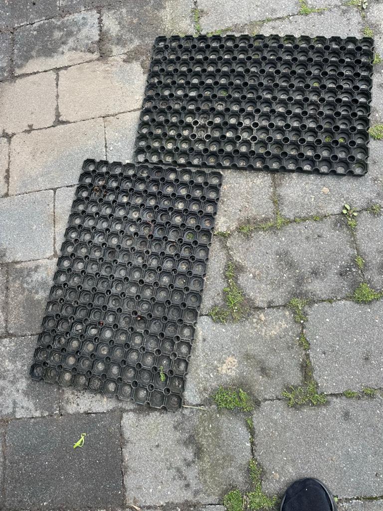 12x Rubberen deurmat/schoonloopmat voor buiten, Ophalen, Gebruikt, Rubber, Schoonloopmat