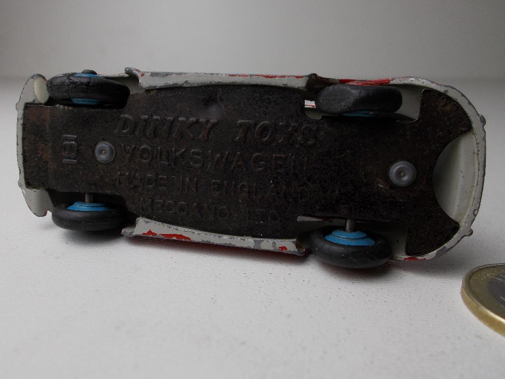 1962 Dinky Toys 181 VOLKSWAGEN KEVER (Opknapper/Repaint) -C-, Ophalen of Verzenden, Gebruikt, Auto, Dinky Toys