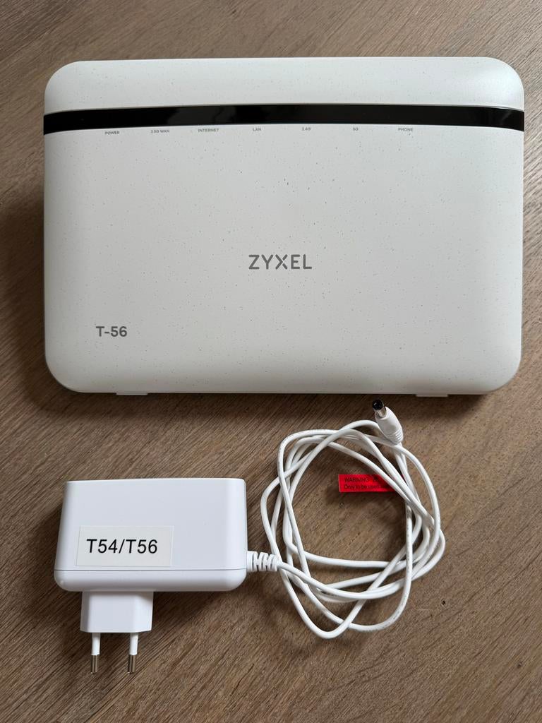 Zyxel T-56 router met OpenWRT firmware, Computers en Software, Routers en Modems, Ophalen of Verzenden, Zo goed als nieuw, Router