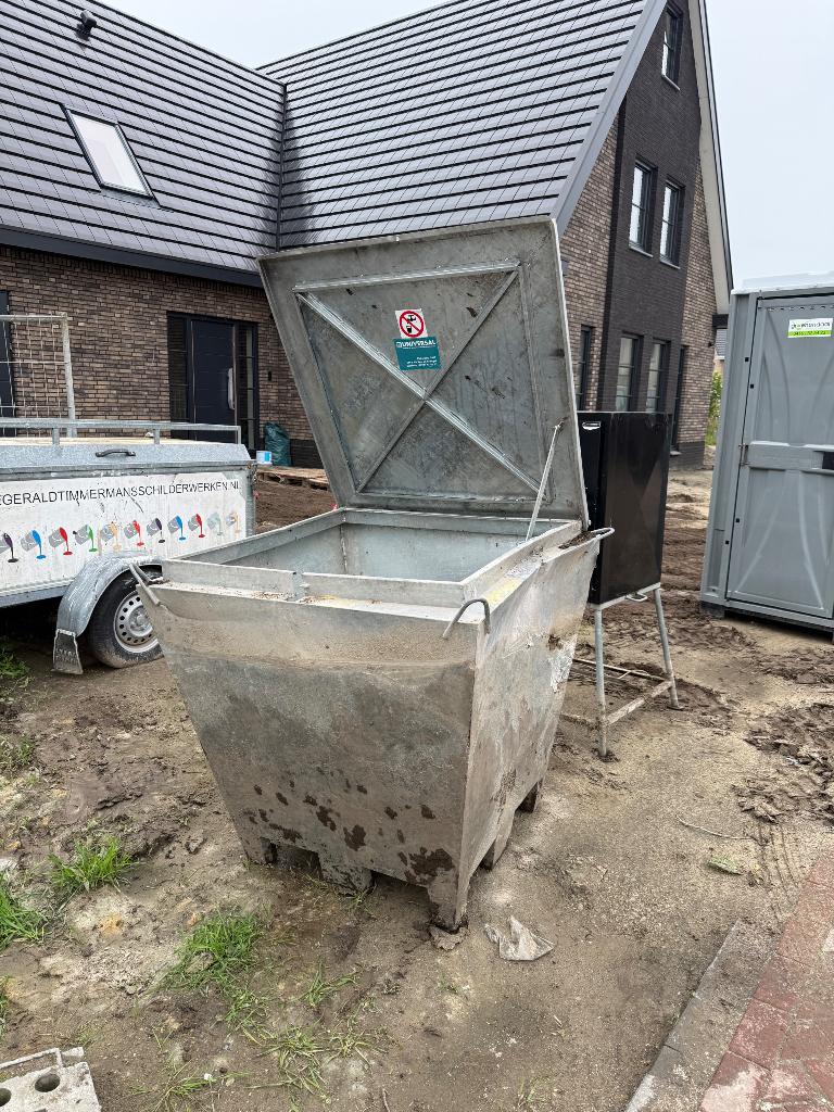 Bouwwaterput geïsoleerd, Ophalen, Gebruikt