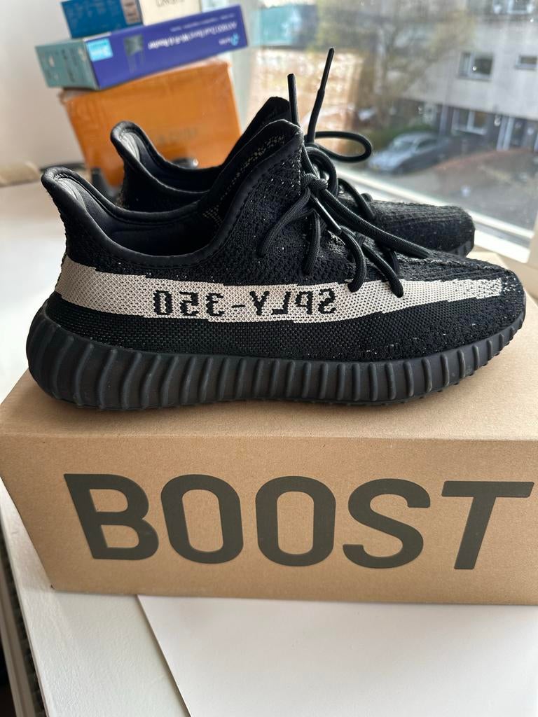 Adidas Yeezy Boost 350 V2 Core Black White (BY9612), Kleding | Heren, Schoenen, Zwart, Ophalen of Verzenden, Sneakers of Gympen
