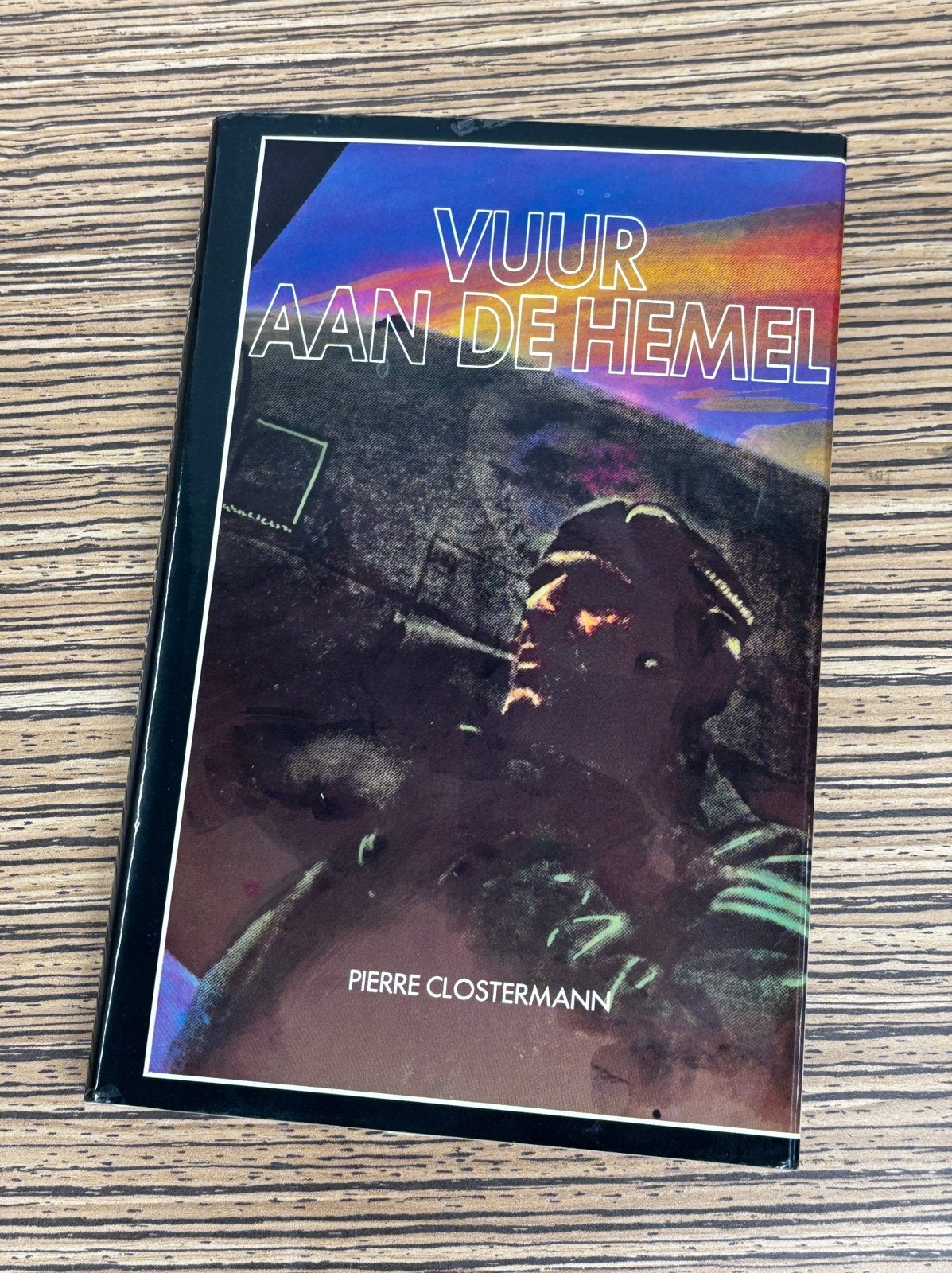 Vuur aan de hemel, Ophalen of Verzenden, Tweede Wereldoorlog, Zo goed als nieuw