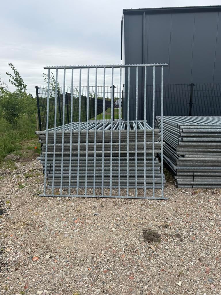 Te koop spijlen hekwerk, Ophalen, Zo goed als nieuw, IJzer, Spijlenhekwerk