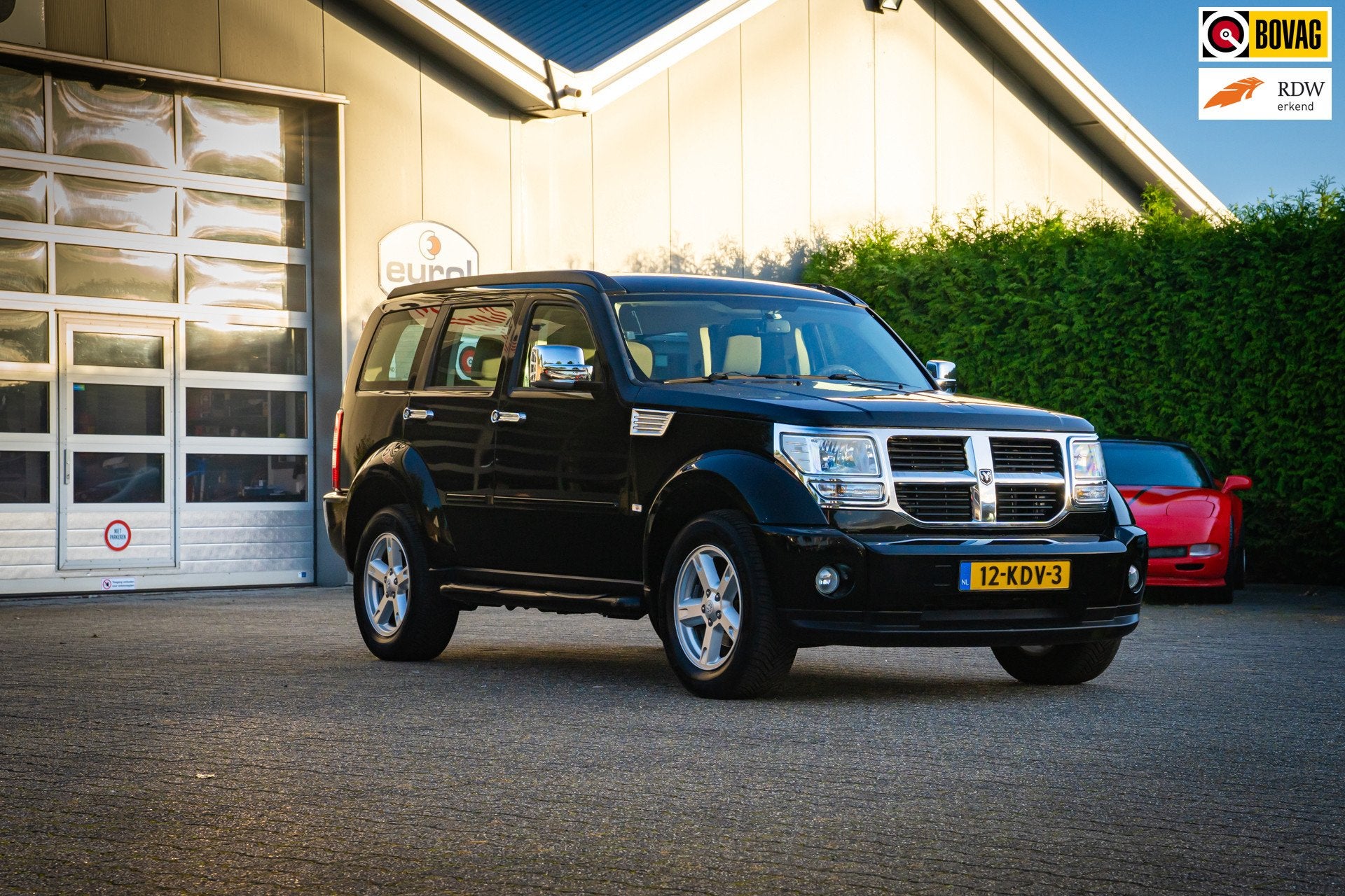 Dodge Nitro 3.7 V6 Automaat 4x4 3500KG Trekgewicht, Auto's, Automaat, Gebruikt, Zwart, Origineel Nederlands
