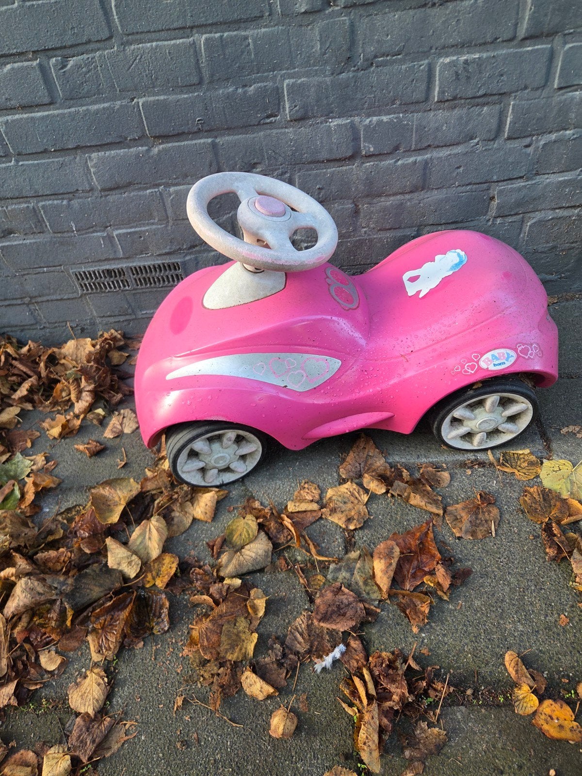 Gratis speelgoed: Schommelpaard en Loopauto, Ophalen, Gebruikt, Jongen of Meisje