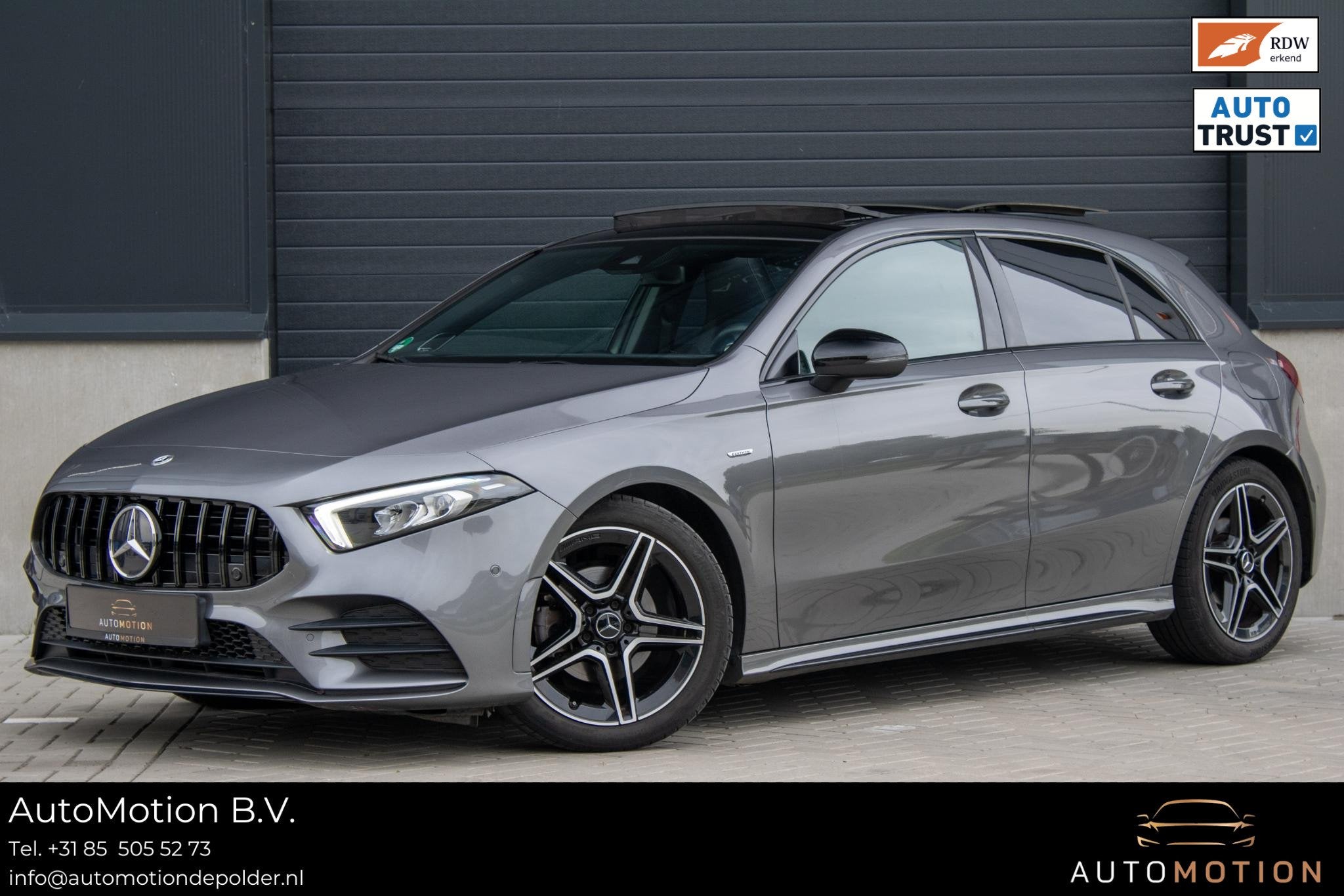 Mercedes-Benz A-klasse 180 Edition AMG Line Pano Camera Burm, Auto's, Dealer onderhouden, 136 pk, Gebruikt, 4 cilinders