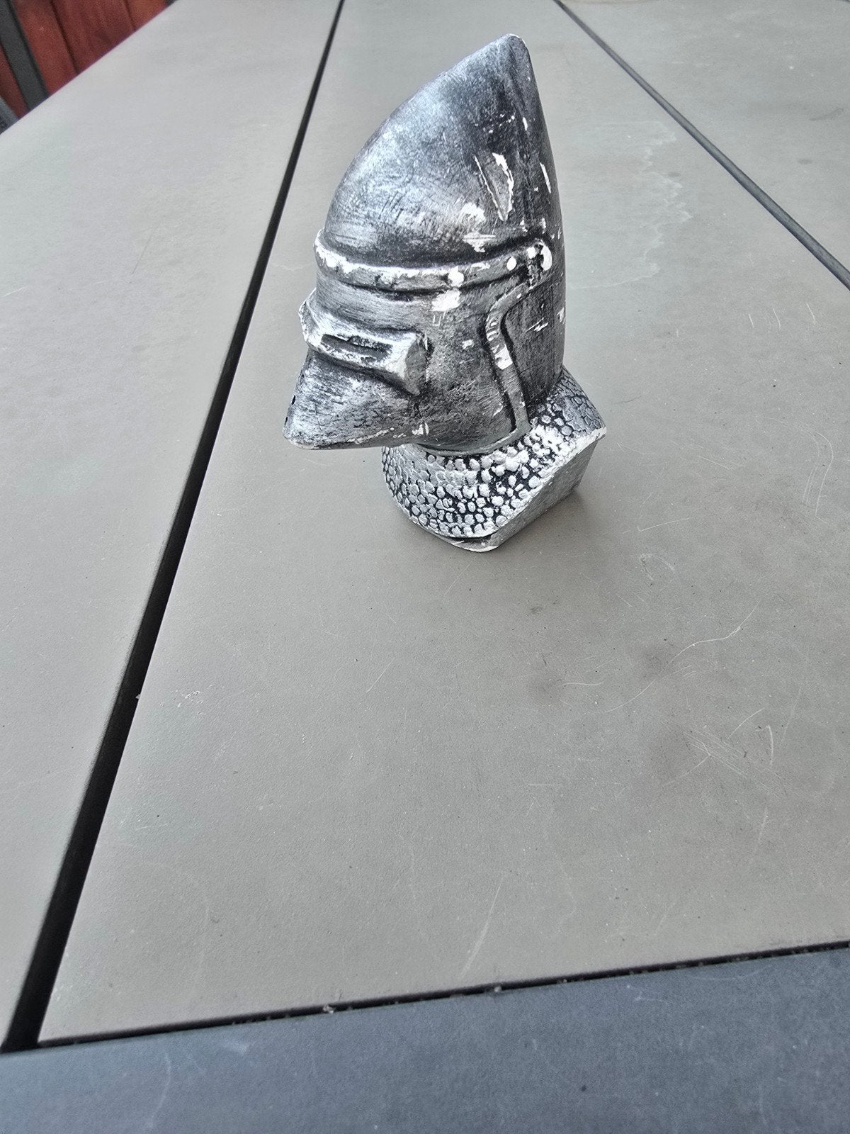 Decoratief beeldje van een ridderhelm, Ophalen of Verzenden, Gebruikt, Overige typen