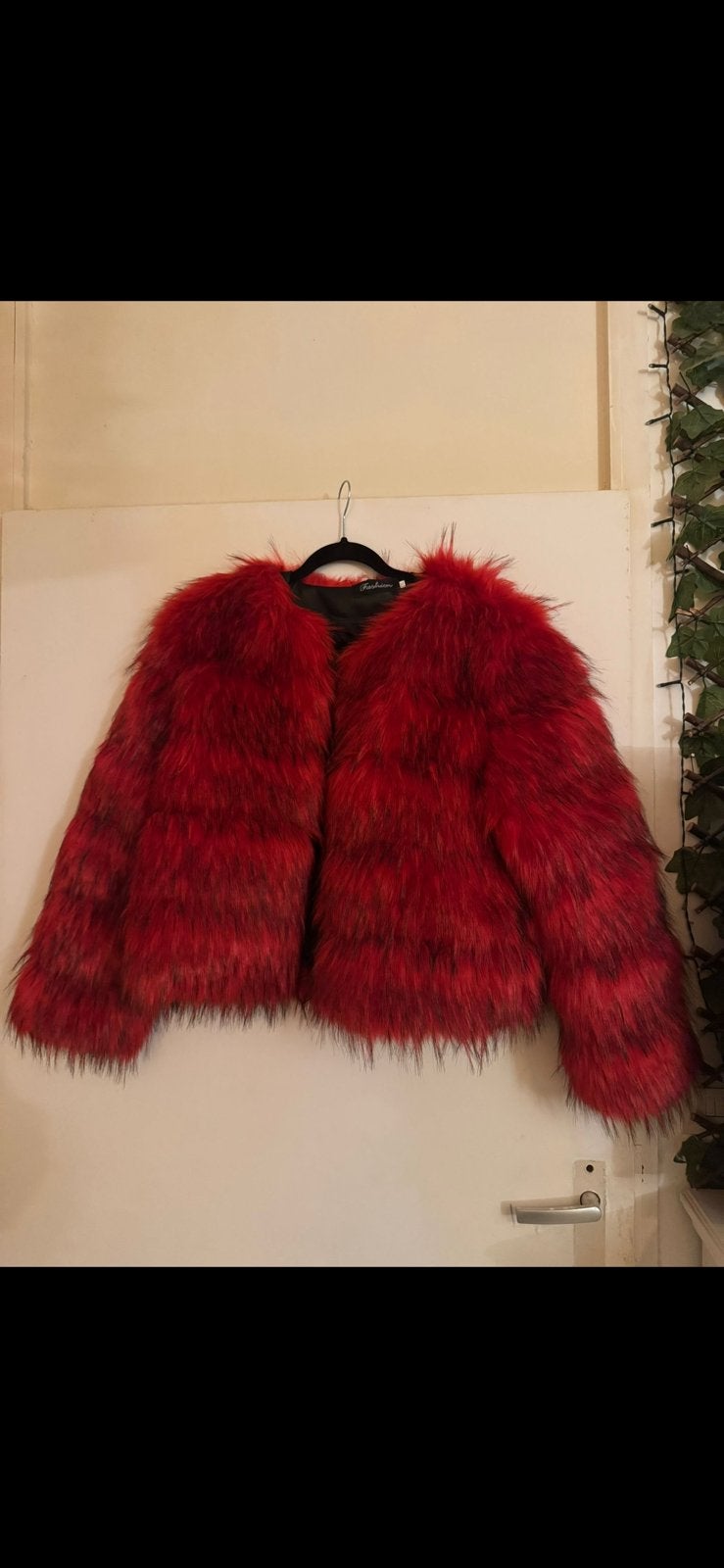 Nieuwe bontjas (fauxfur), Ophalen, Nieuw, Maat 42/44 (L), Rood