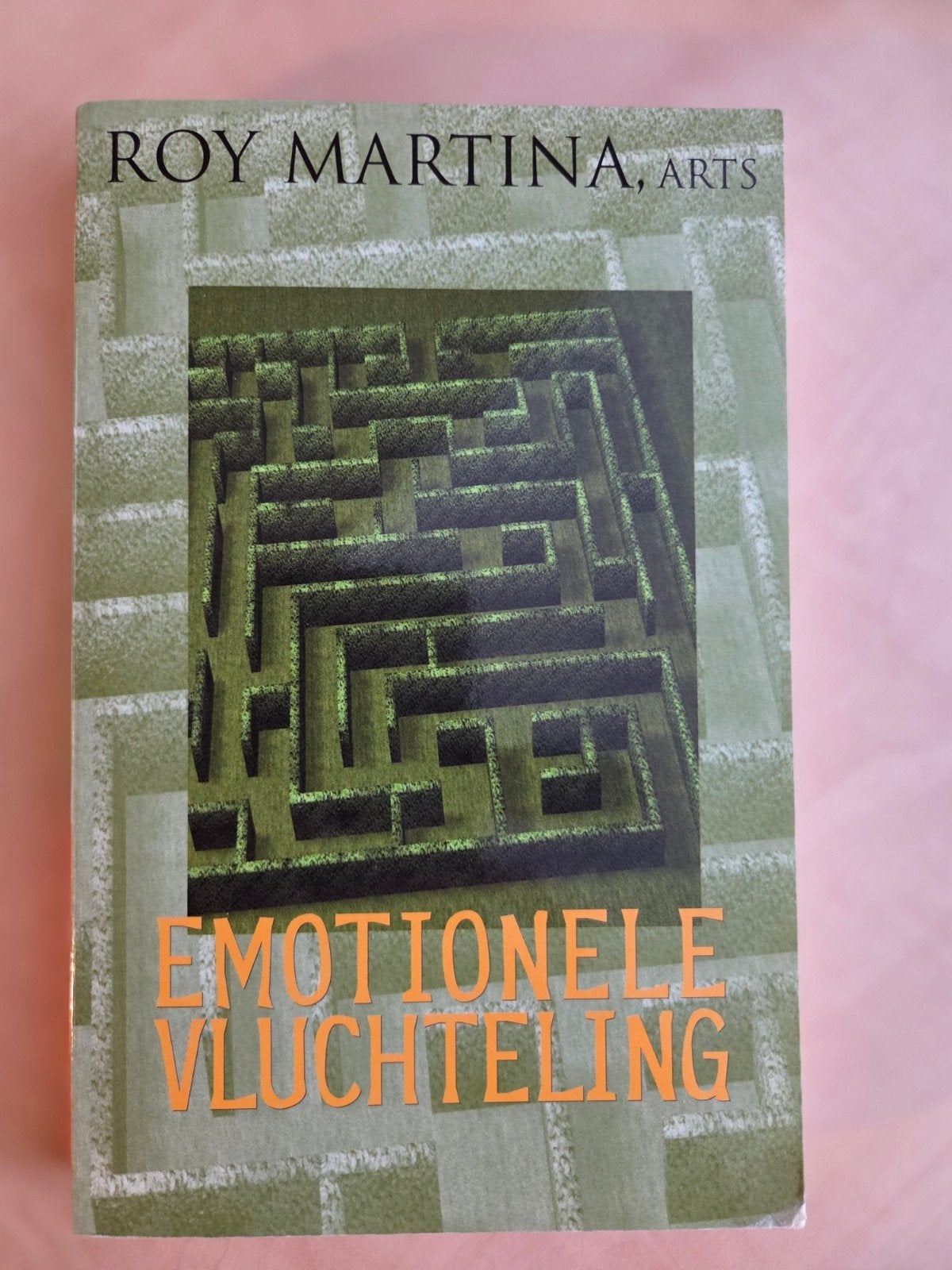 Emotionele Vluchteling - Roy Martina (Paperback, ZGAN), Ophalen of Verzenden, Zo goed als nieuw, Roy Martina