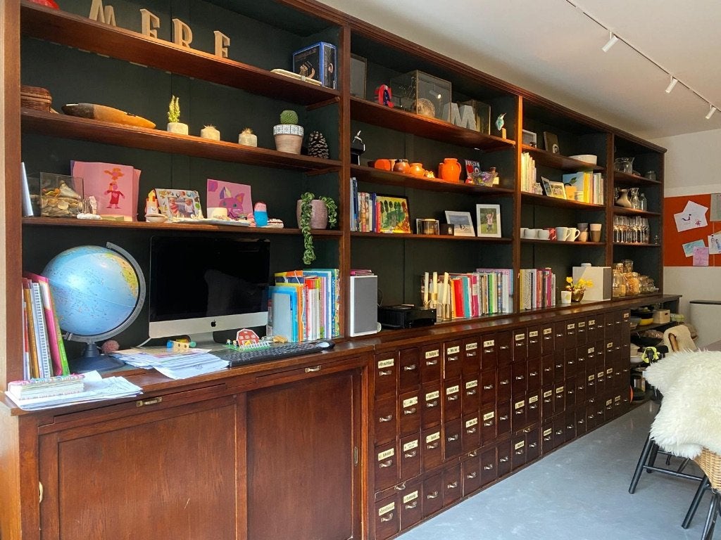 Antieke apothekerskast, Huis en Inrichting, Ophalen, Gebruikt, 200 cm of meer, Antique wooden cabinet