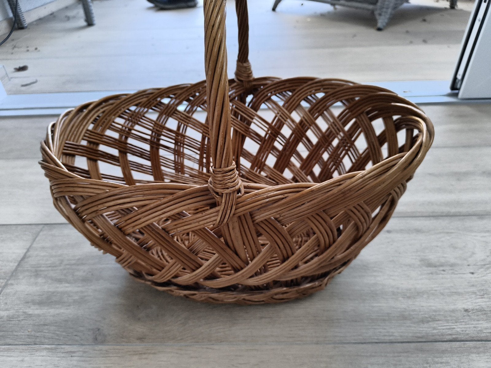 Decoratieve rieten mand met handvat, Ophalen, Gebruikt, Mand, Gevlochten