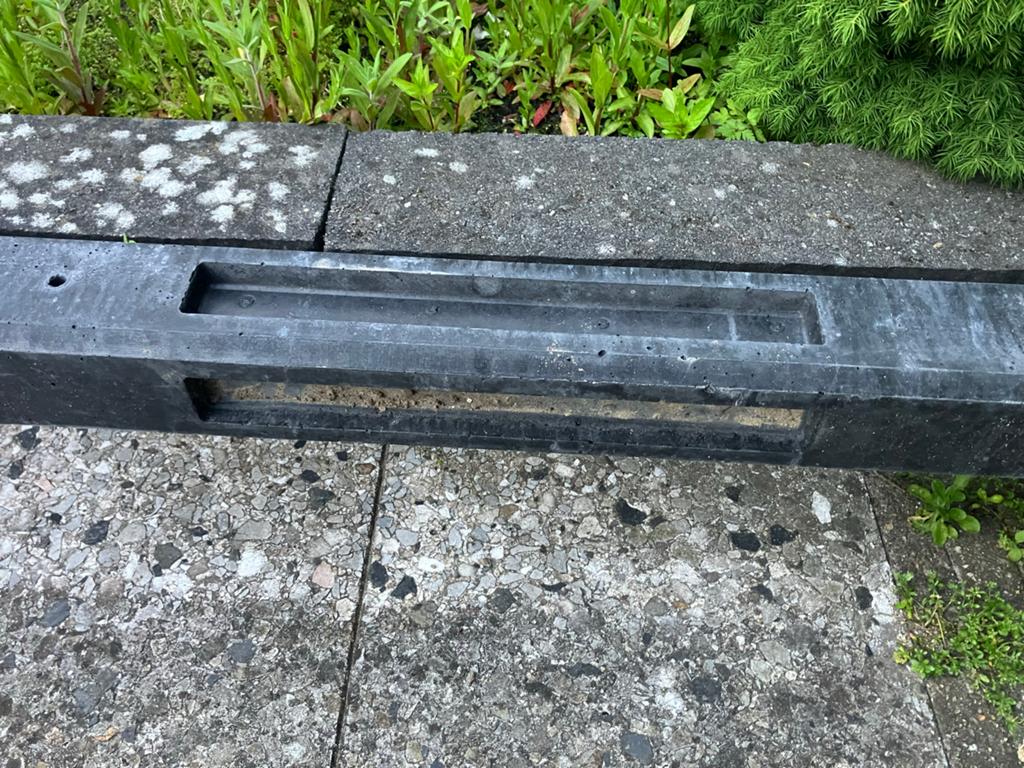 Hoek betonpal voor hout-beton schutting, Ophalen, Gebruikt, Overige typen, 200 tot 250 cm