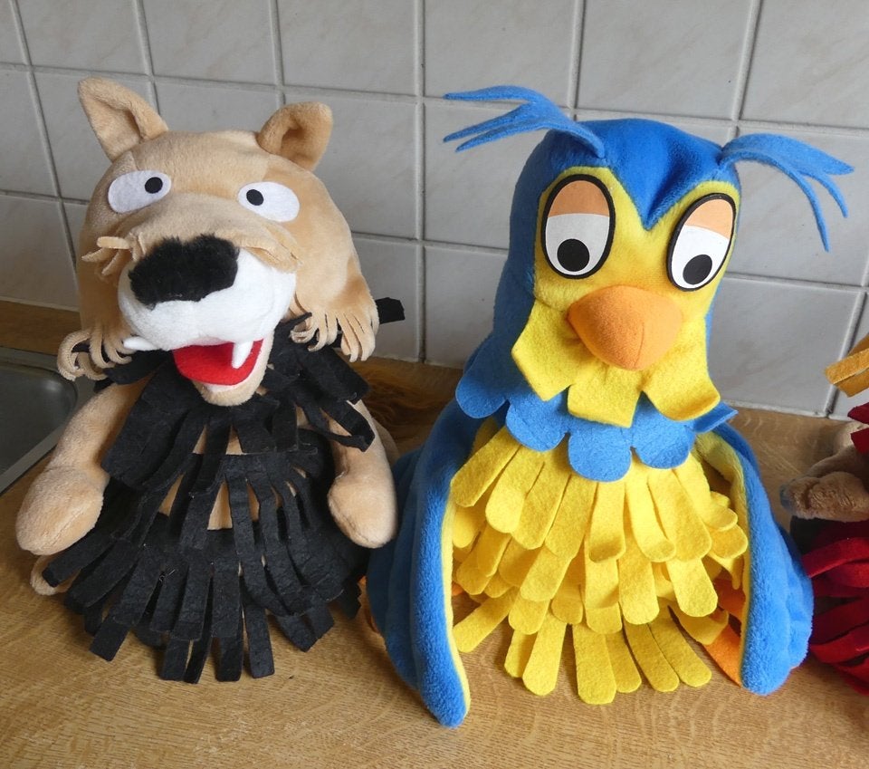 Fabeltjeskrant handpoppen knuffels pluche 2x Bor wolf raaf, Ophalen of Verzenden, Gebruikt, Tv, Actiefiguur of Pop