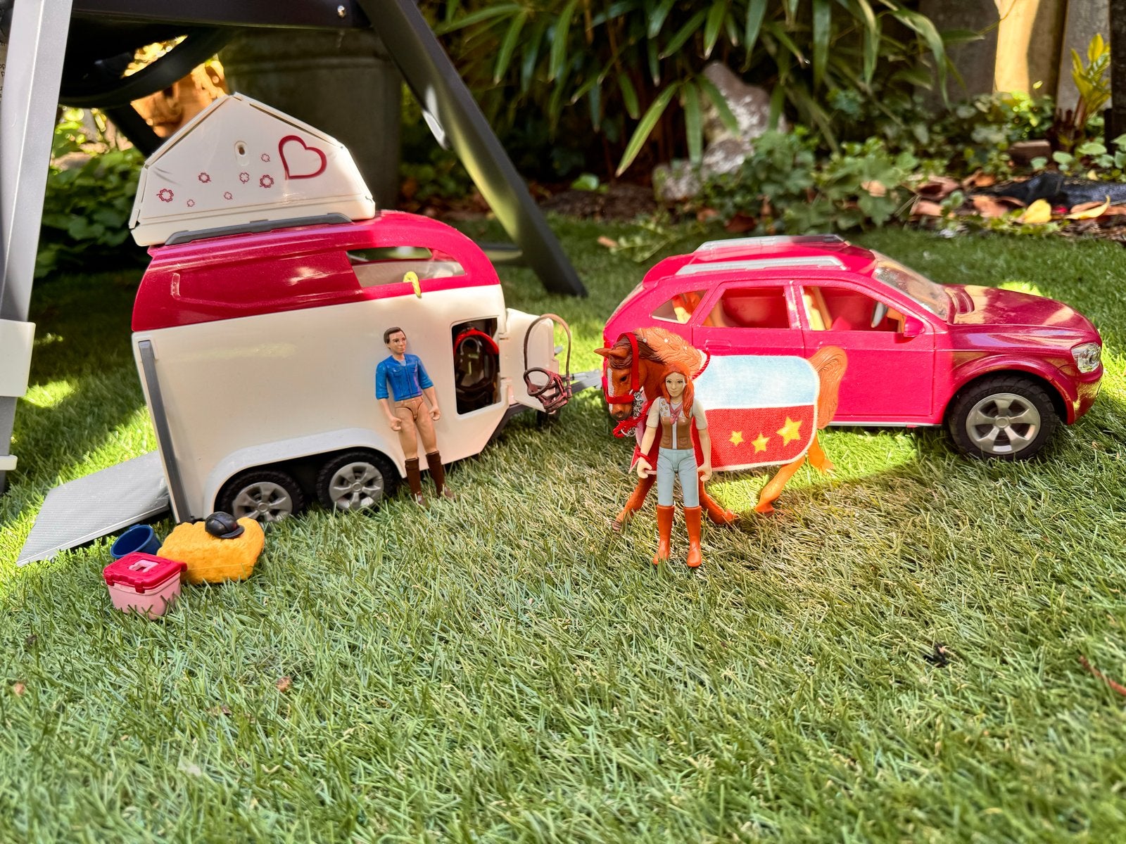 Schleich paardentrailer met auto en accessoires, Ophalen of Verzenden, Zo goed als nieuw