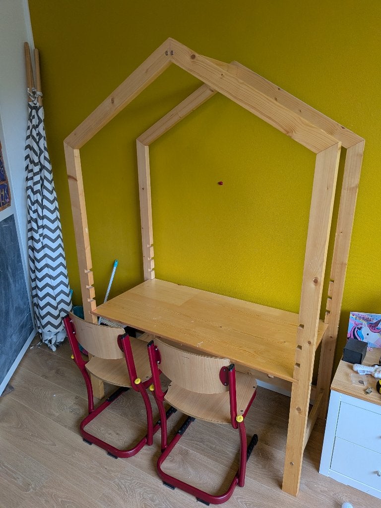 Bureau huisje met twee stoelen, Ophalen, Gebruikt, Tafel(s) en Stoel(en)