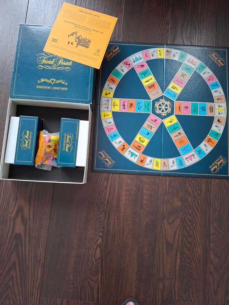 Trivial Pursuit spel in nieuwstaat, Hobby en Vrije tijd, Gezelschapsspellen | Bordspellen, Ophalen of Verzenden