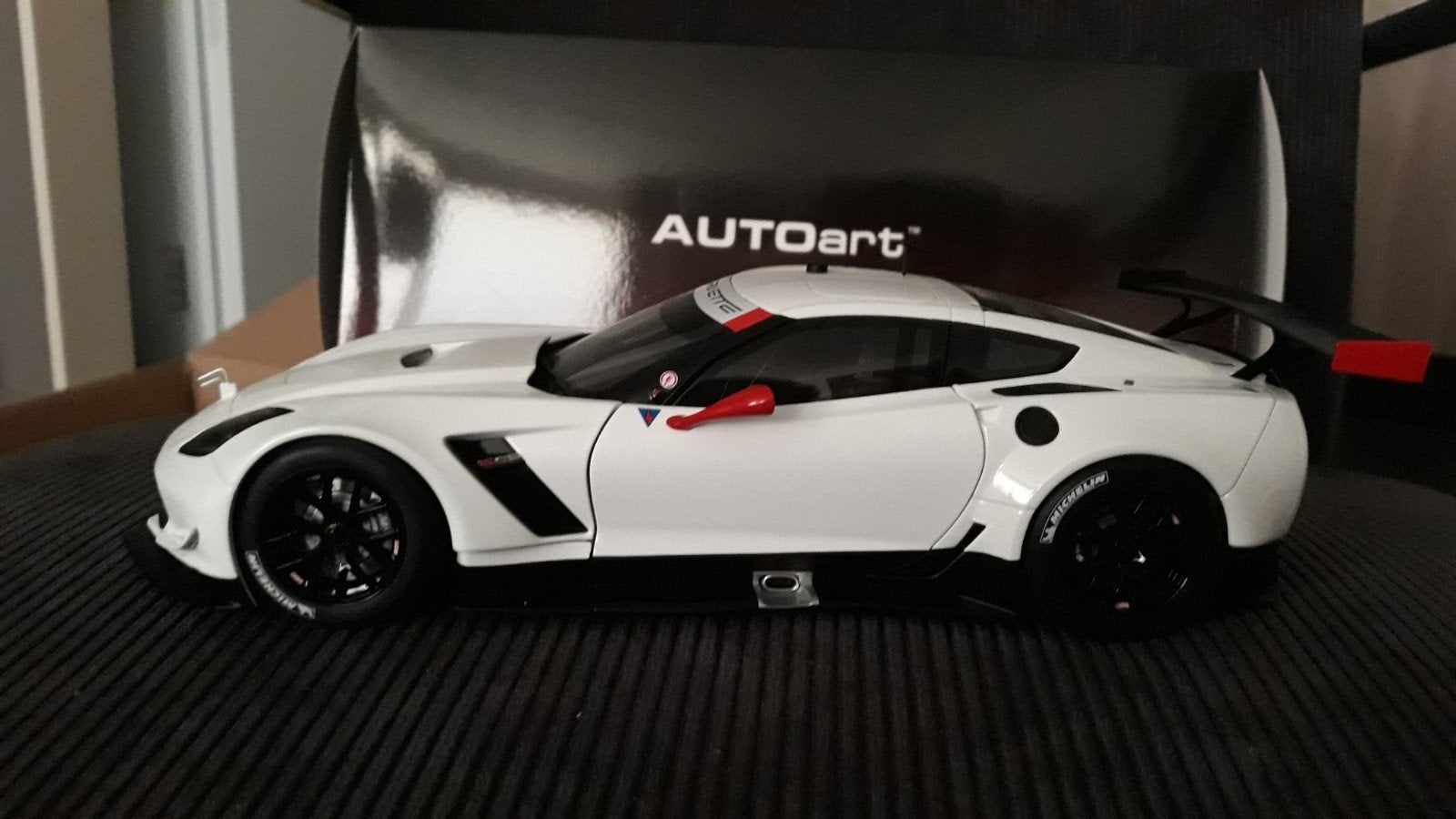 Autoart 81650 1/18 Corvette C7 R, Hobby en Vrije tijd, Modelauto's | 1:18, Ophalen of Verzenden, Zo goed als nieuw, Auto, Autoart