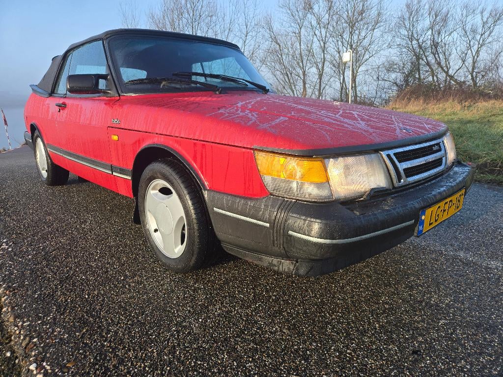 Saab 900 2.0T 16Turbo Cabrio AUT 1987 Rood Belastingvrij, Auto's, Automaat, 4 cilinders, Cabriolet, Leder