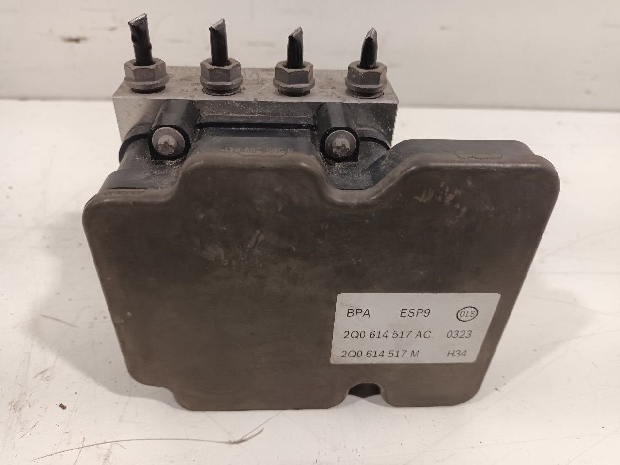Abs pomp Volkswagen Polo, Onderdelen@venauto.nl, Van der Ven Autorecycling B.V., Gebruikt, Ettenseweg 76, 4706 PB Roosendaal, The Netherlands