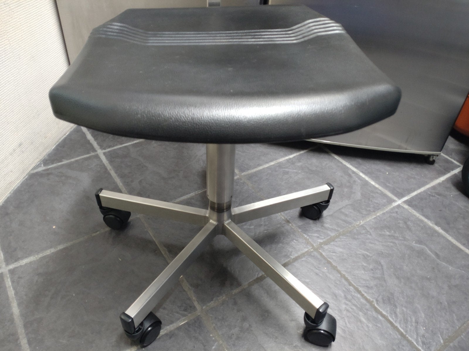 Foto 5 van SCORE industriële werkplaatsstoel RVS oliebestendig
