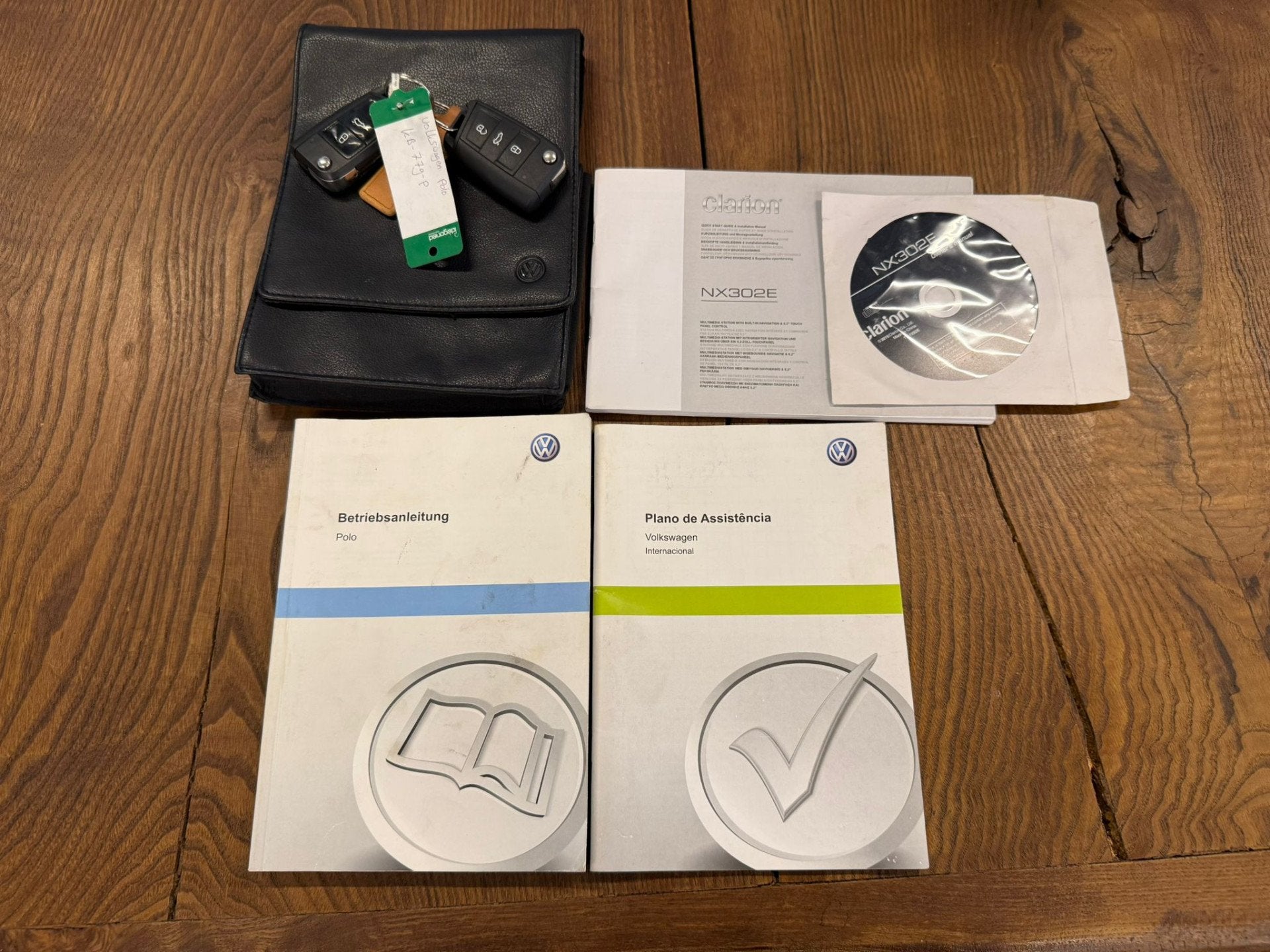 Volkswagen Polo 1.0 First Edition | Multimediascherm | Airco, Stof, Bedrijf, Handgeschakeld, 955 kg