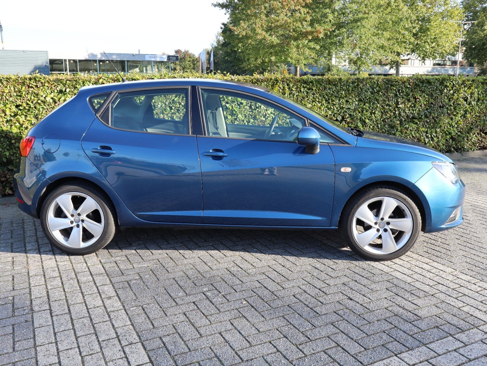 Seat Ibiza 1.2 63KW 5DRS 2014 Blauw incl winterwielen set, Auto's, Voorwielaandrijving, Stof, 40 €/maand, Ibiza