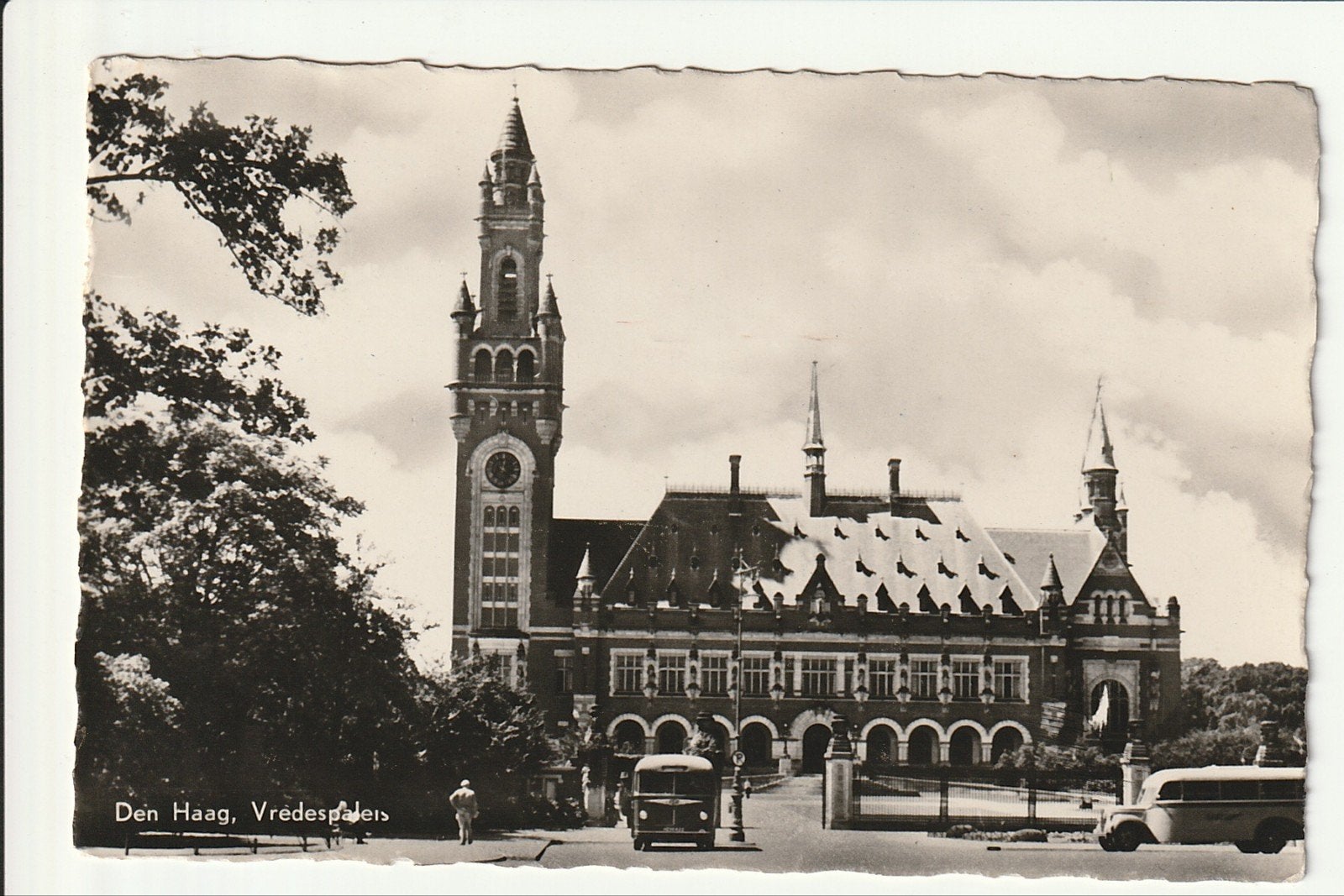 DEN HAAG VREDESPALEIS FORD TRAMBUS VERHEUL OV BUS TOURINGCAR, Verzamelen, Ophalen of Verzenden, 1940 tot 1960, Gelopen, Zuid-Holland