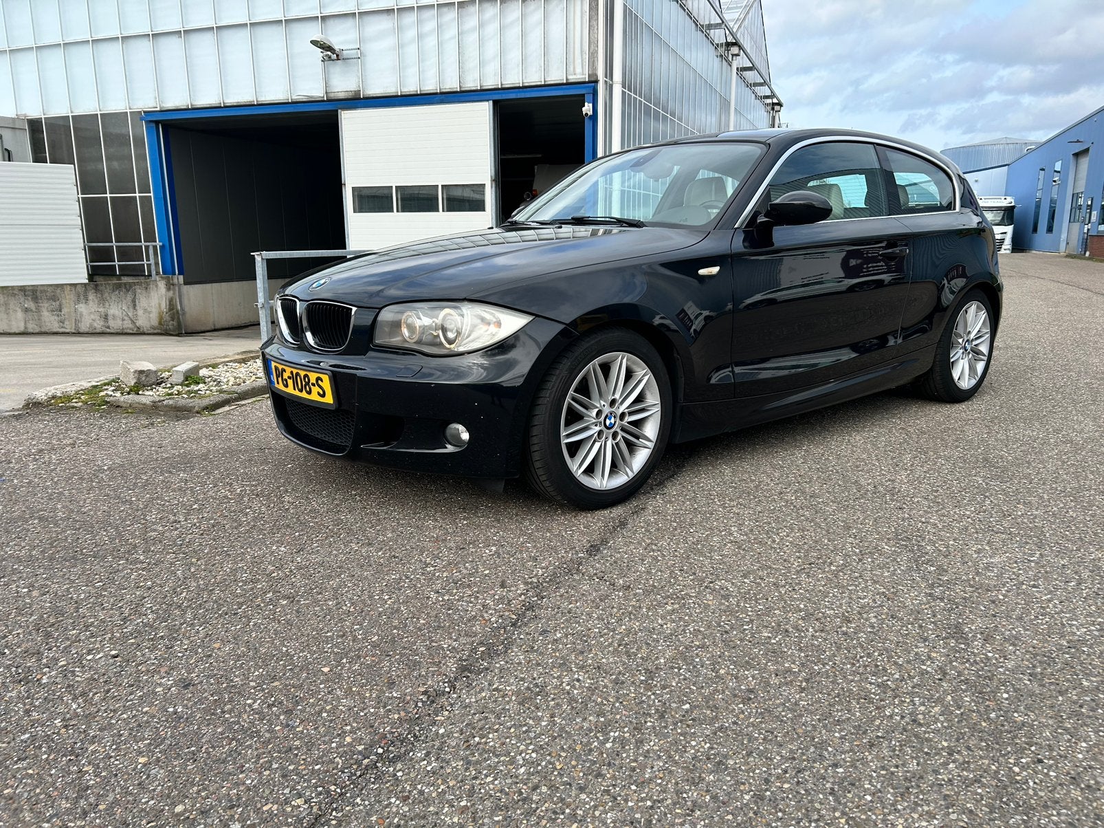 BMW 1-Serie 2.0 123D 3DR 2007 Zwart, Achterwielaandrijving, 1995 cc, 4 cilinders, 4 stoelen