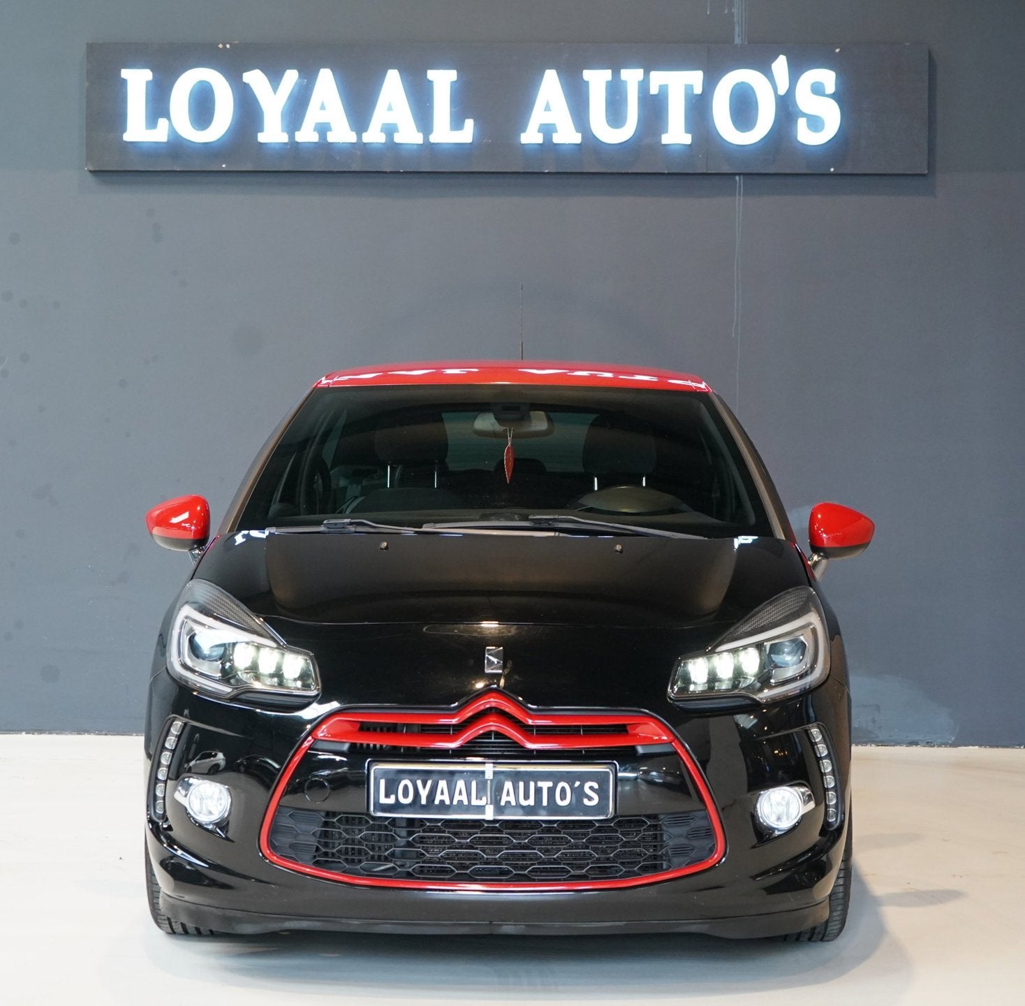 Citroen DS3 1.2 PureTech So Red | NAVI | AIRCO | CRUISE | EL, Euro 6, Zwart, Origineel Nederlands, Bedrijf