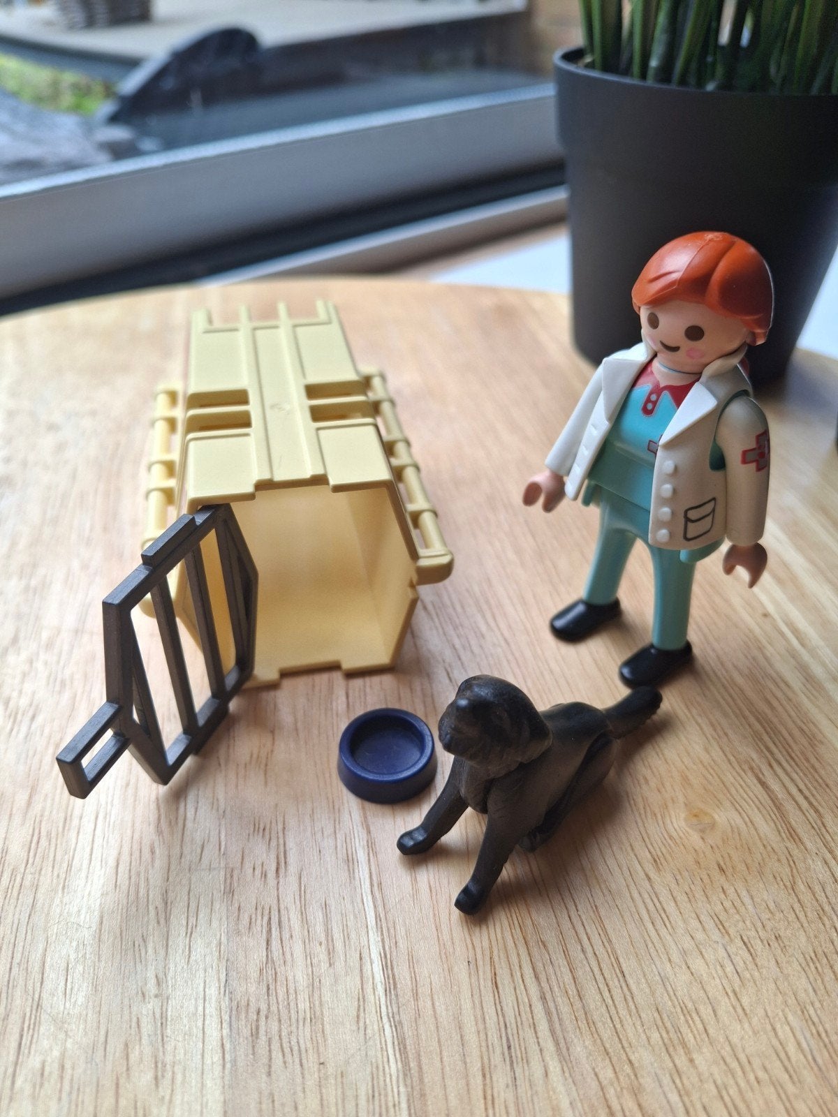Playmobil 4317 Transport hond met dierenarts incompleet, Ophalen of Verzenden, Zo goed als nieuw