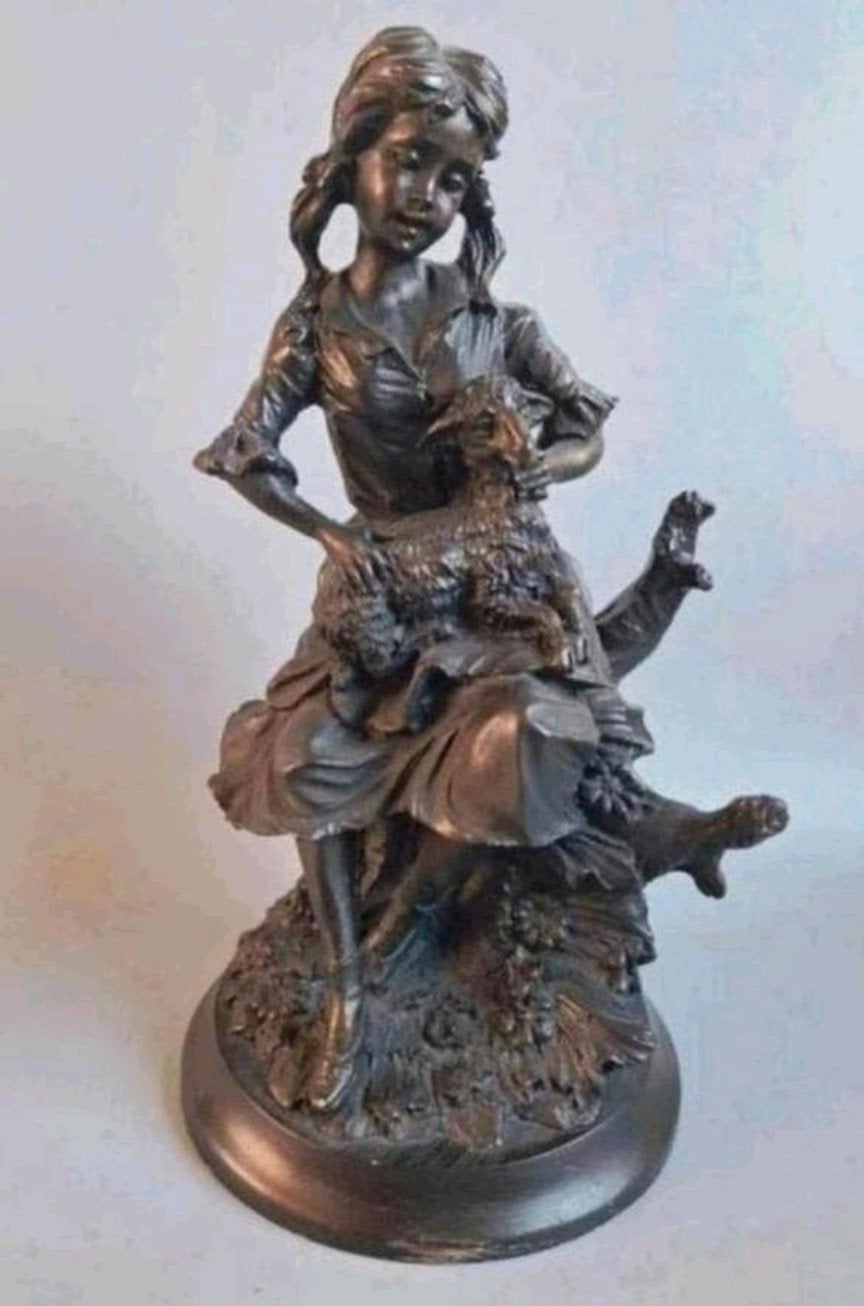 Mooi beeld meisje met lammetje, Ophalen of Verzenden, Zo goed als nieuw