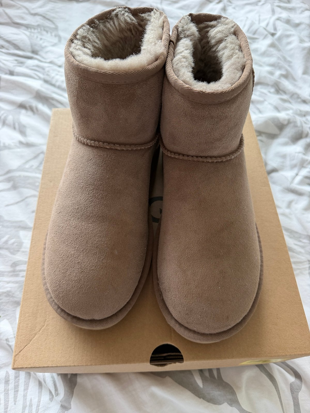 Ugg Classic Mini II Laarzen - Zo goed als nieuw, Bruin, Lage of Enkellaarzen, Ophalen of Verzenden, Zo goed als nieuw