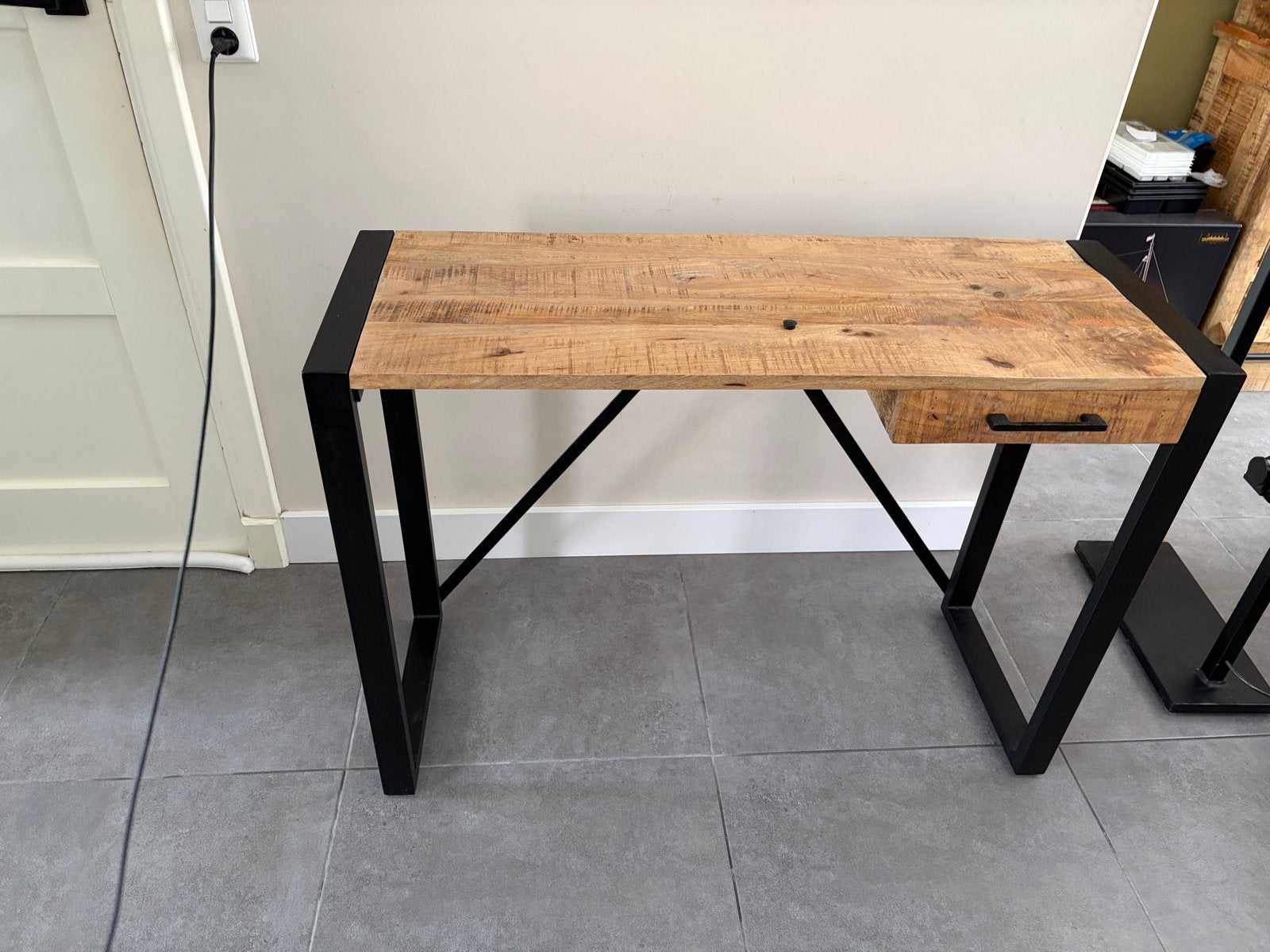 Industriële mango houten side table/bureau met lade, Ophalen, Overige typen, Gebruikt, Bruin