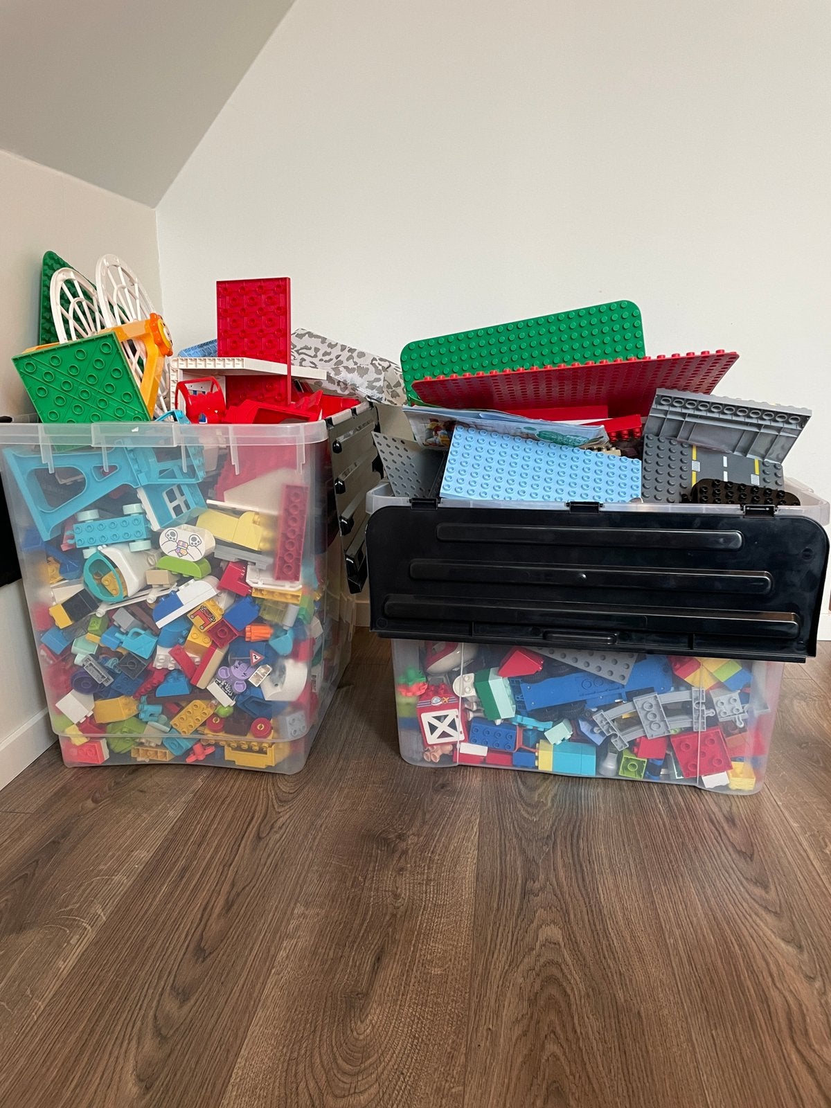 2 grote bakken vol Duplo zgan, Ophalen of Verzenden, Zo goed als nieuw