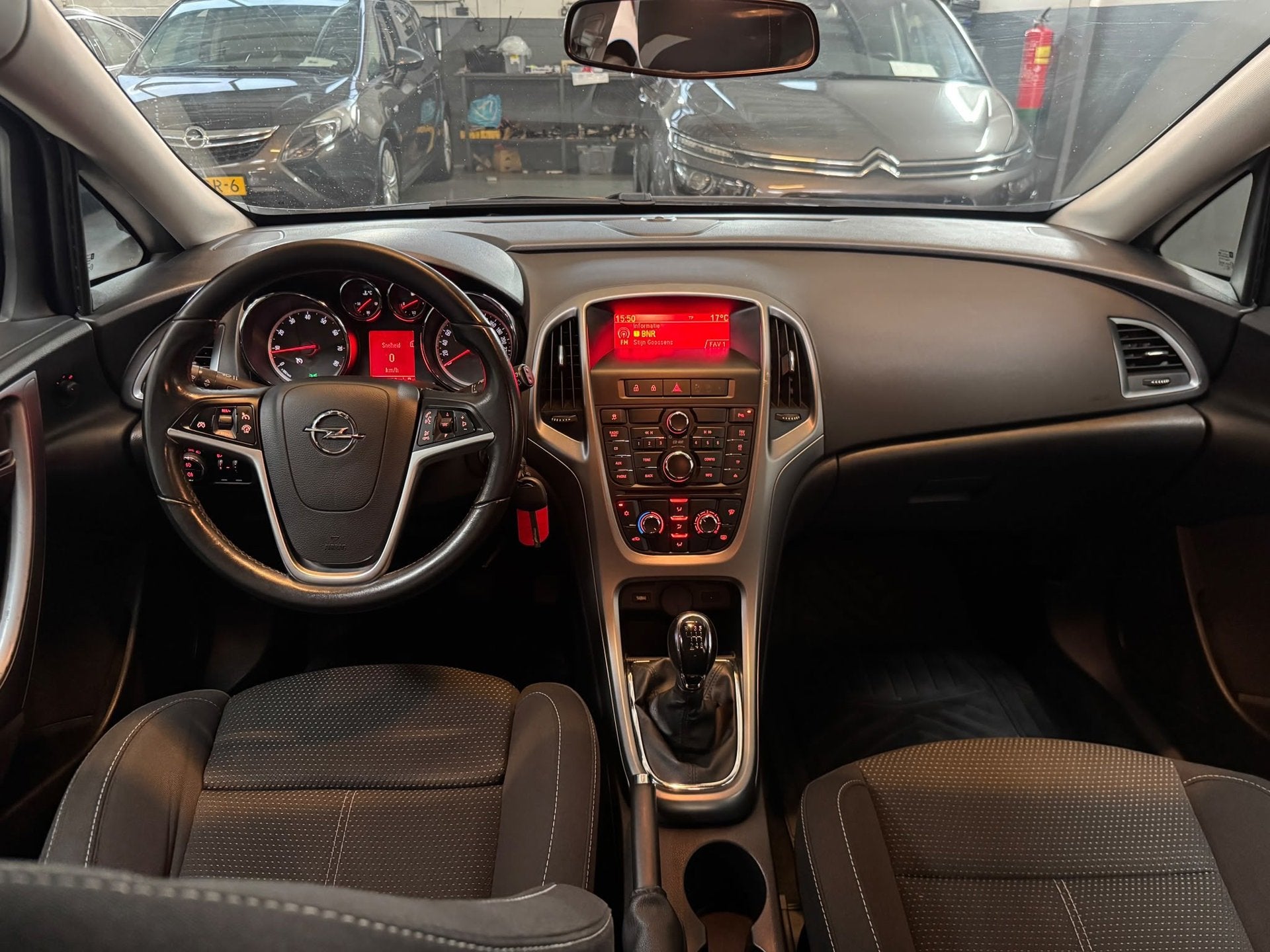 Opel Astra Sports Tourer 1.4 Turbo Design Edition |AIRCO|PDC, Auto's, Voorwielaandrijving, Gebruikt, Zwart, 4 cilinders