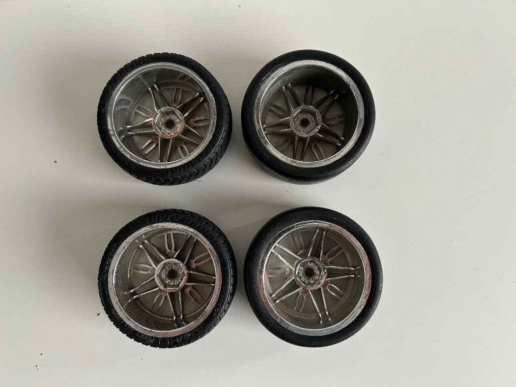 Banden met velg 1/10 rc auto, Hobby en Vrije tijd, Modelbouw | Radiografisch | Auto's, Ophalen of Verzenden, Gebruikt, Onderdeel