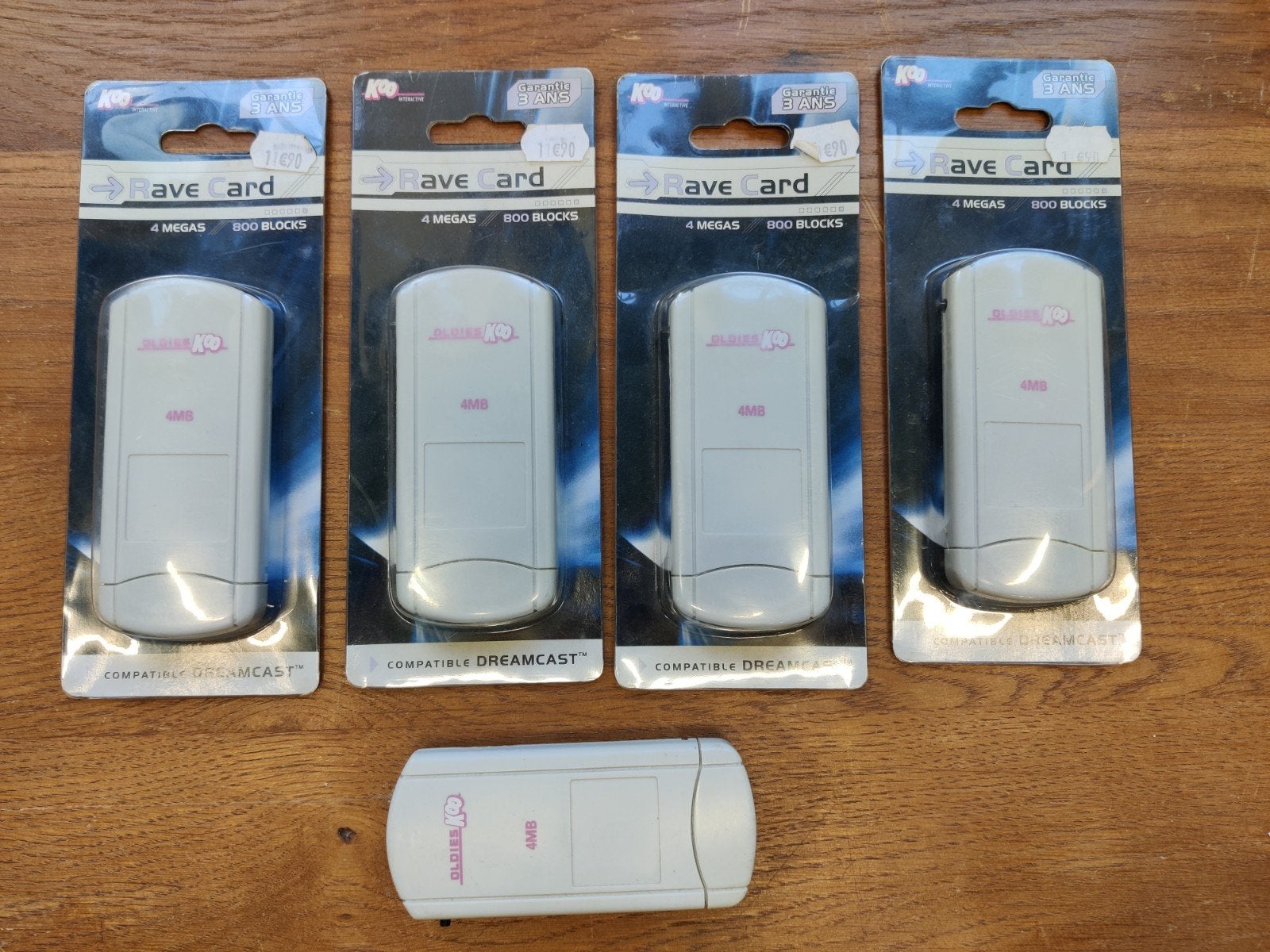 Rave Card 4MB Memory Card voor Dreamcast (5 stuks), Nieuw, Ophalen of Verzenden, Met geheugenkaart, Zonder controller
