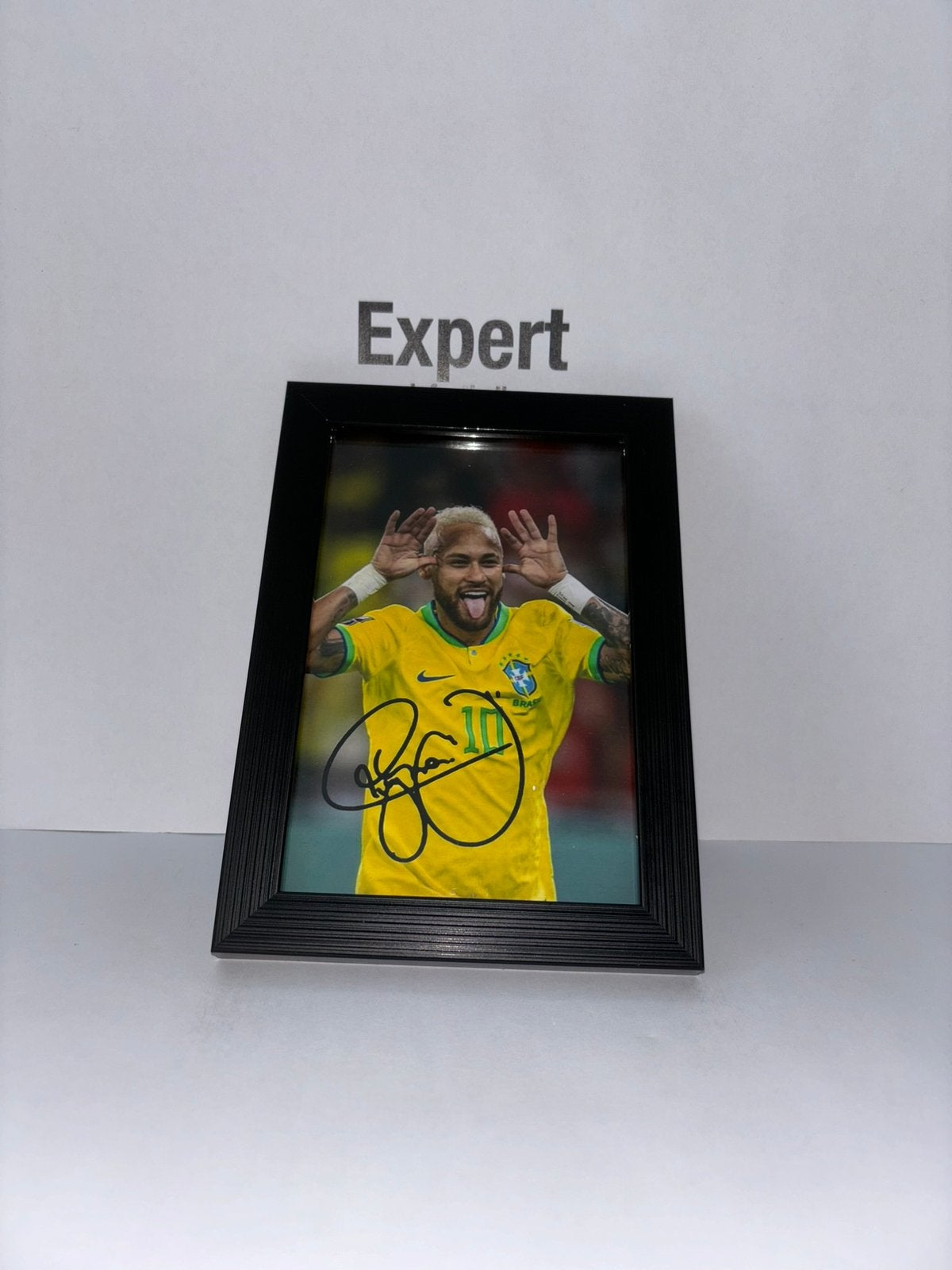 Neymar Jr gesigneerde foto ingelijst - Brazilië, Ophalen of Verzenden, Nieuw, Buitenlandse clubs, Beeldje of Poppetje